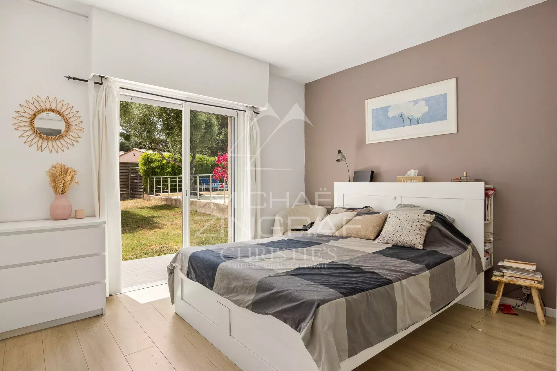 5 Bedroom Villa/Townhouse's Image 4