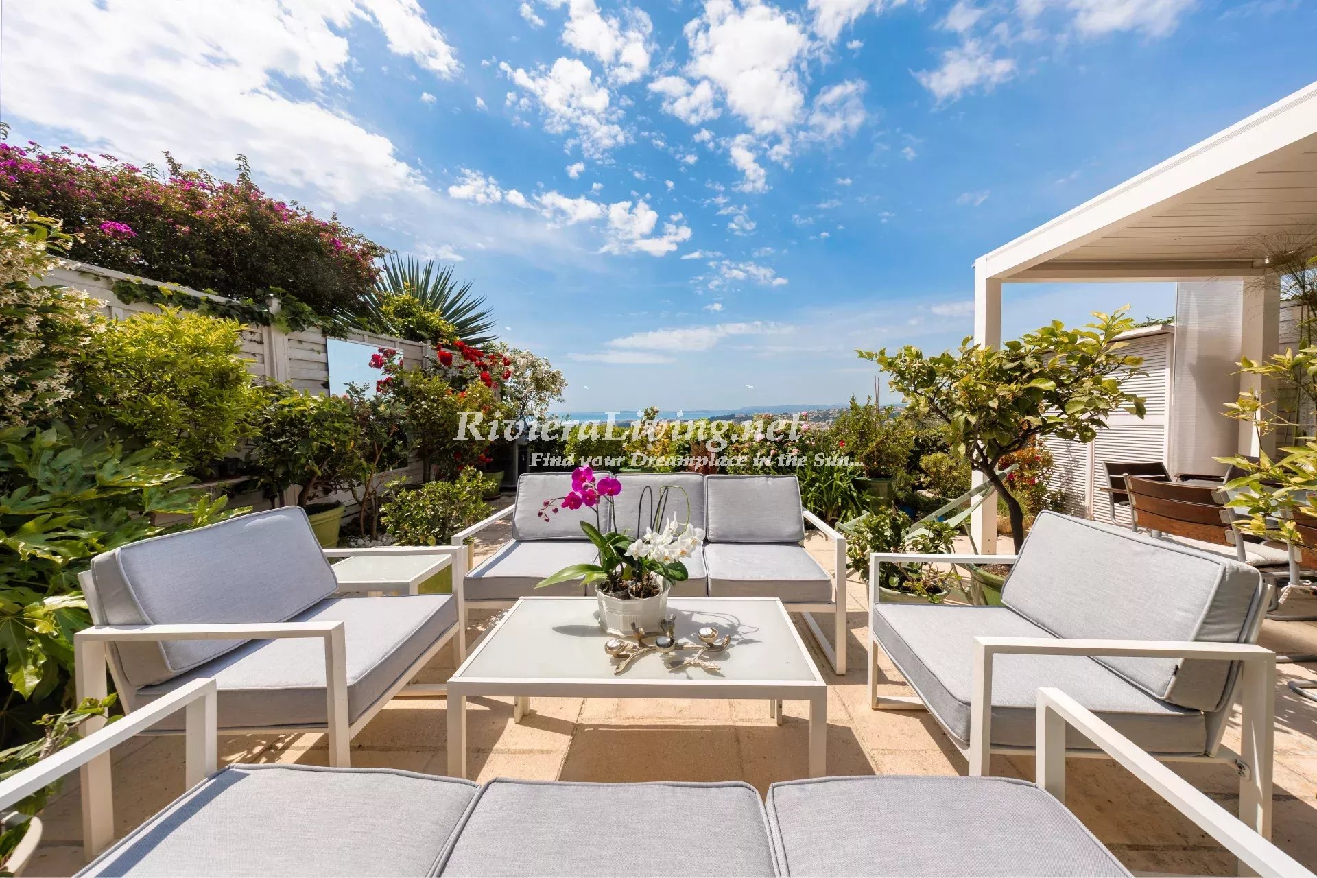 NICE CORNICHE FLEURIE --- SUPERBE VILLA VUE MER