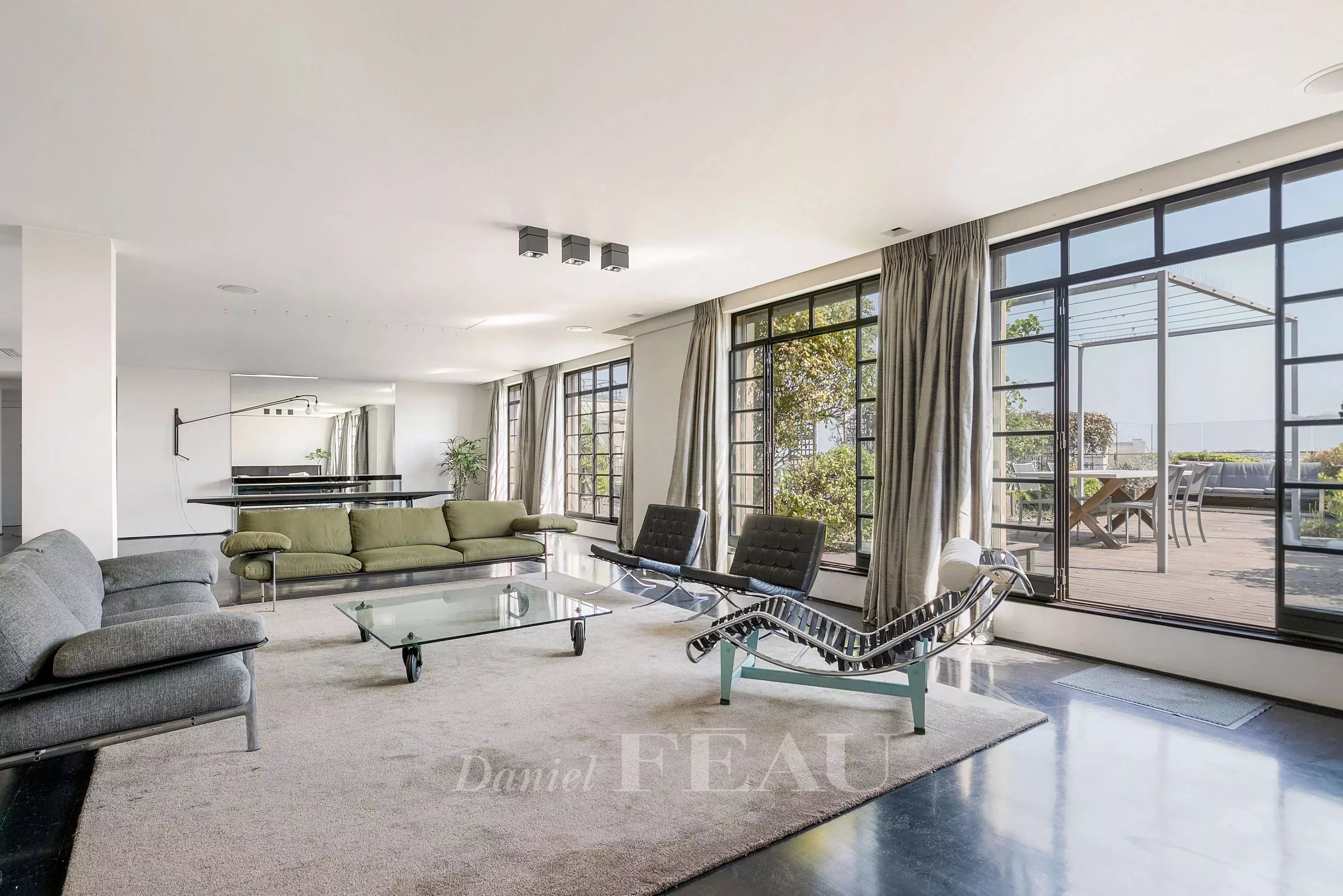 Paris VIIIe - Étoile Champs Élysées - Penthouse avec terrasses.