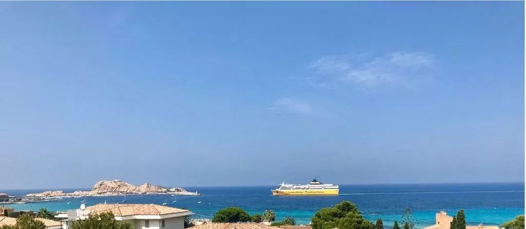 4 bedroom villa with pool - sea view - beach on foot
