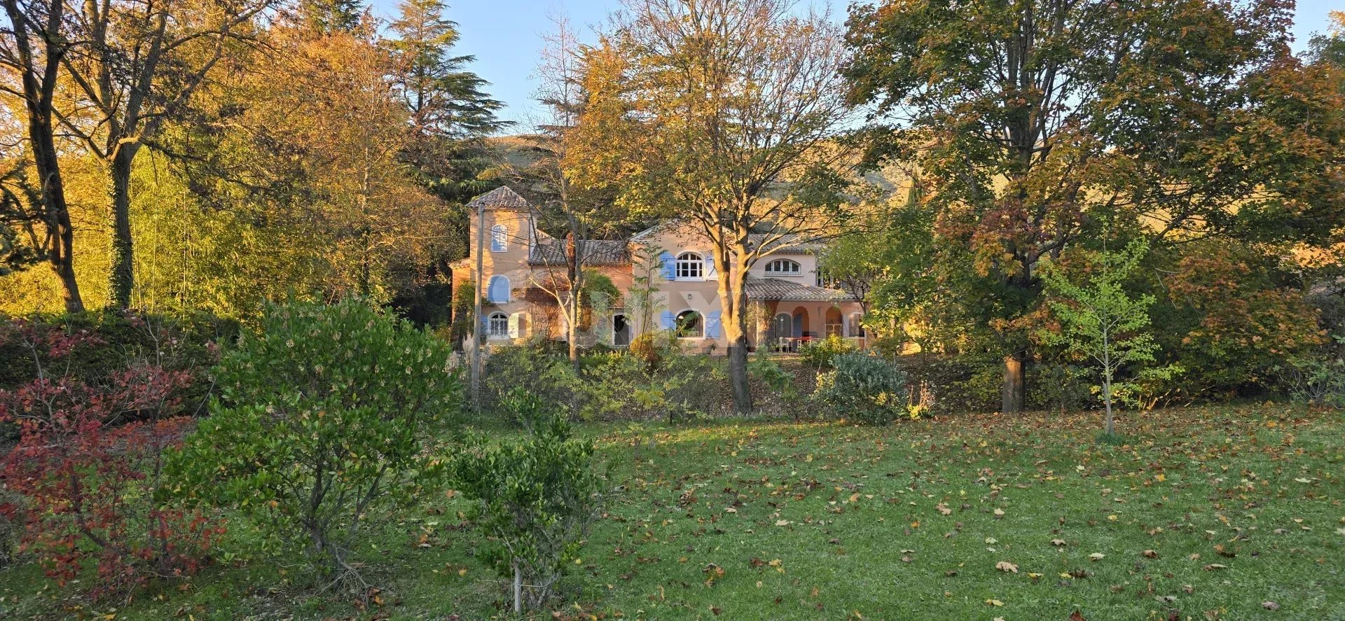 Agence immobilière de THIERRY VEYRADIER AGENCE IMMOBILIER