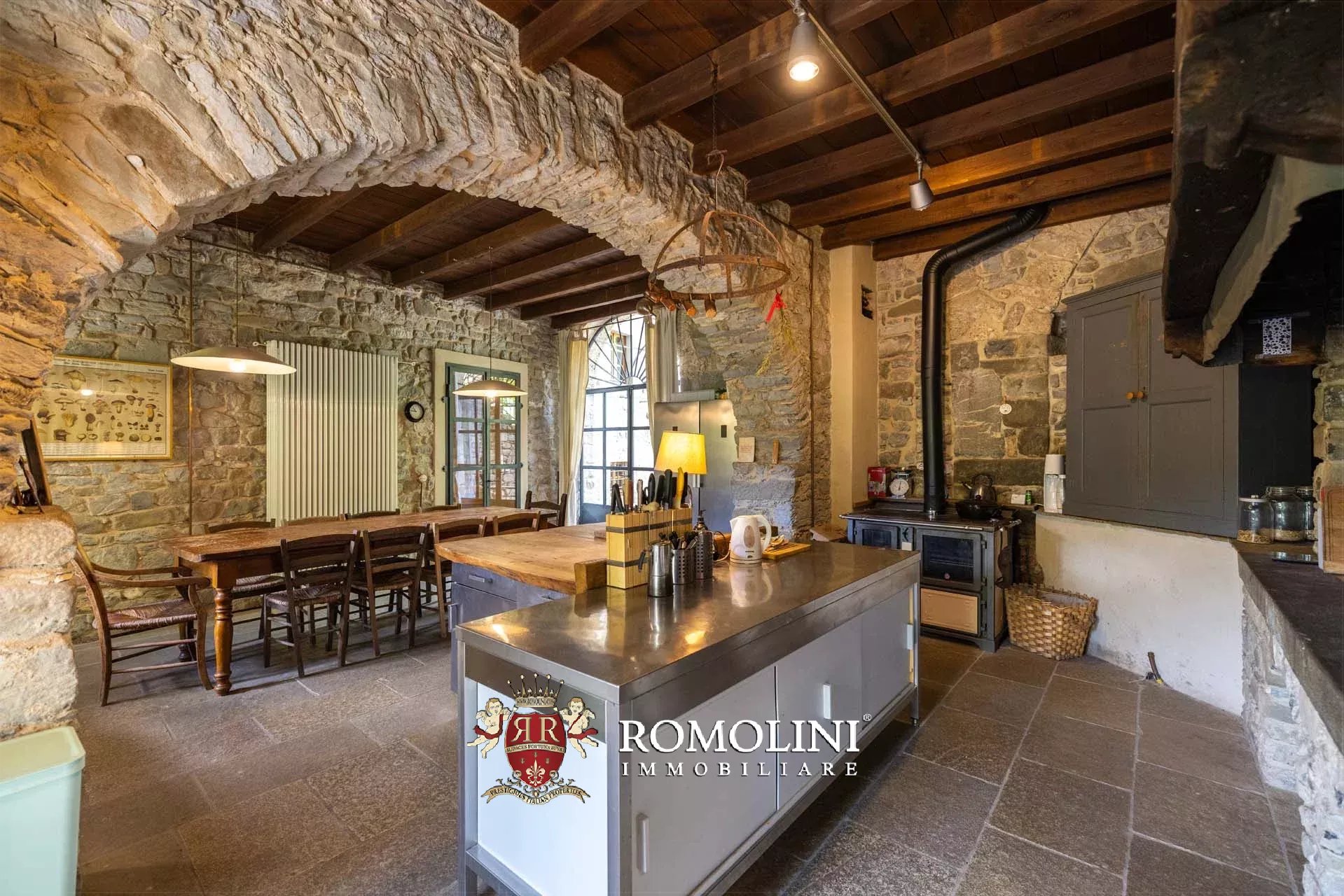 10 Bedroom Villa/Townhouse's Image 23