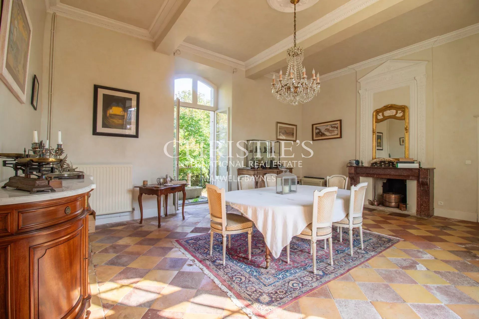 6 Bedroom Chateau's Image 4