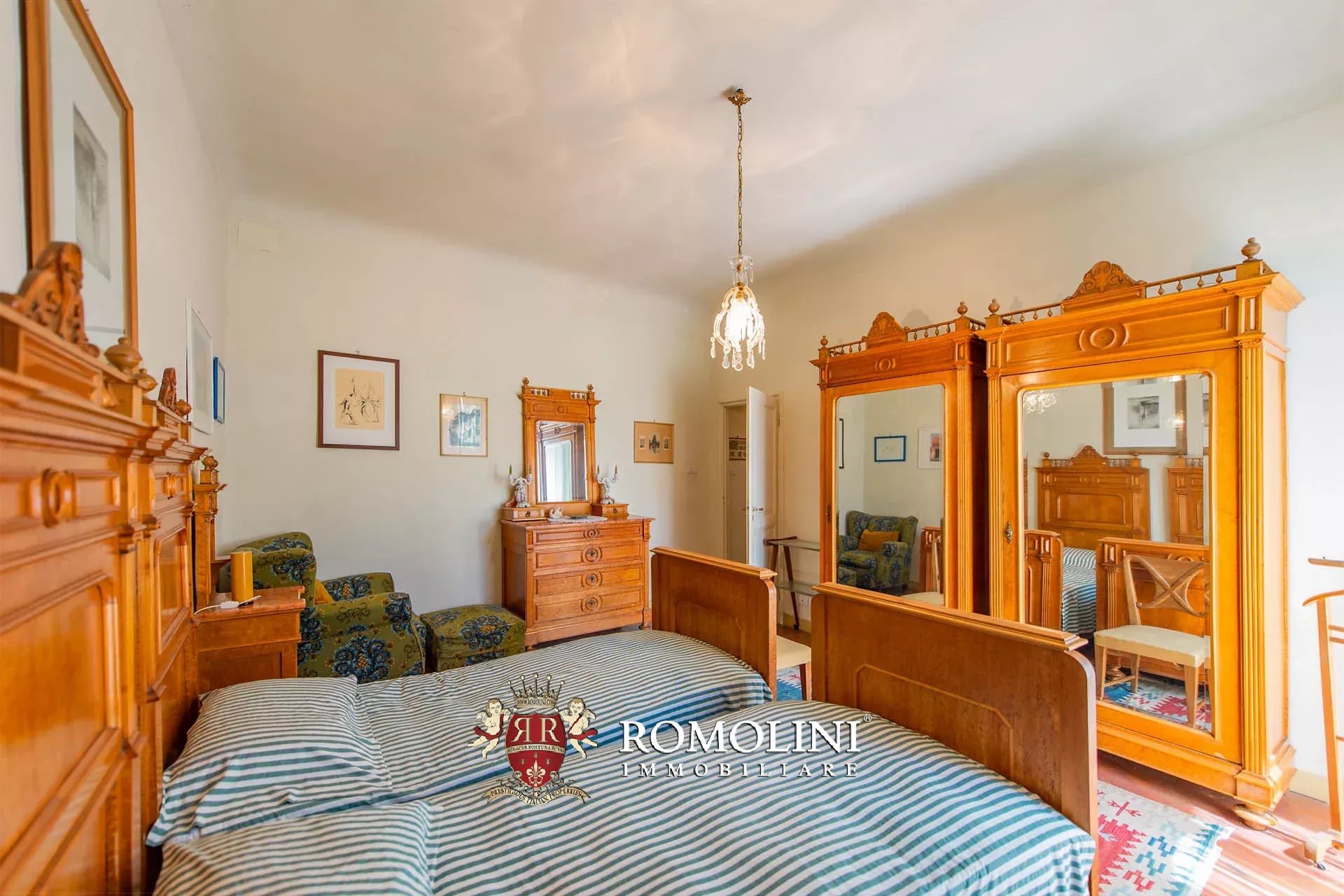 16 Bedroom Vineyard's Image 72
