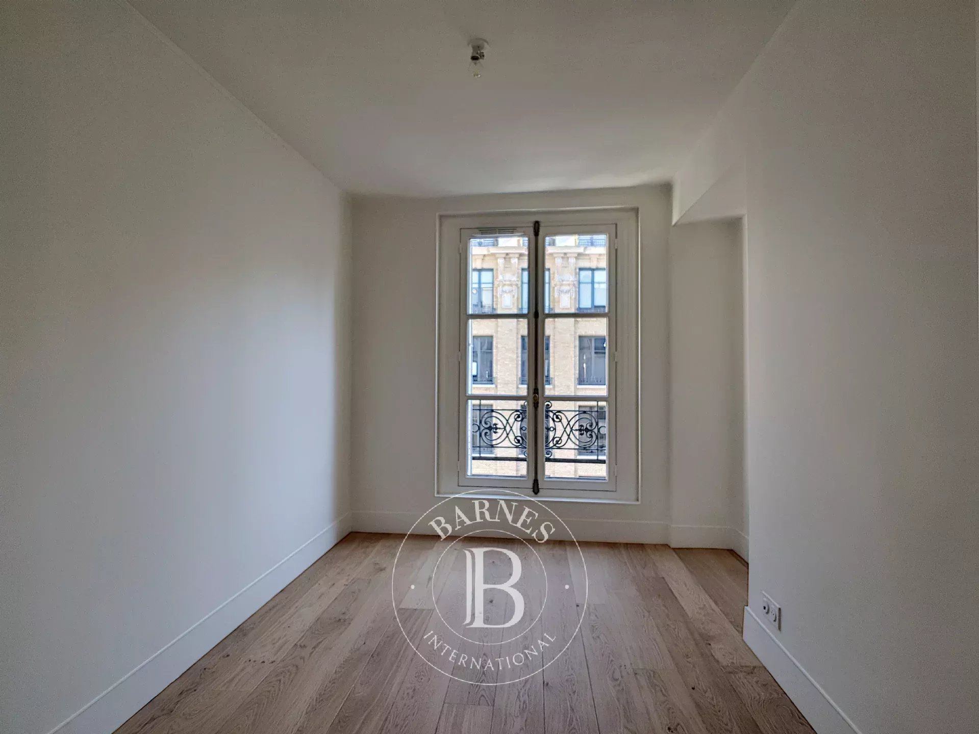 Daire Paris 8ème - picture 7