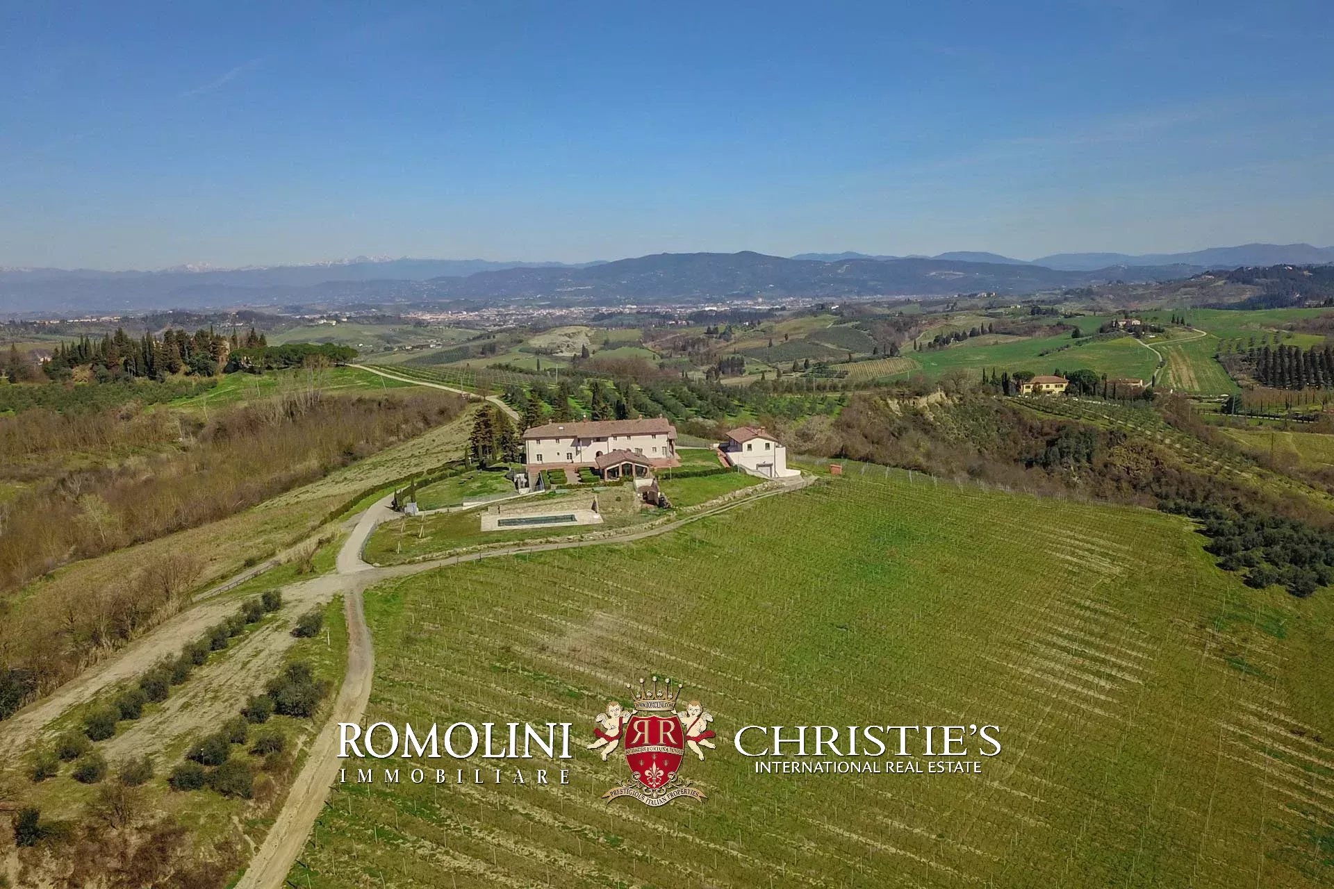 11 Bedroom Vineyard's Image 9