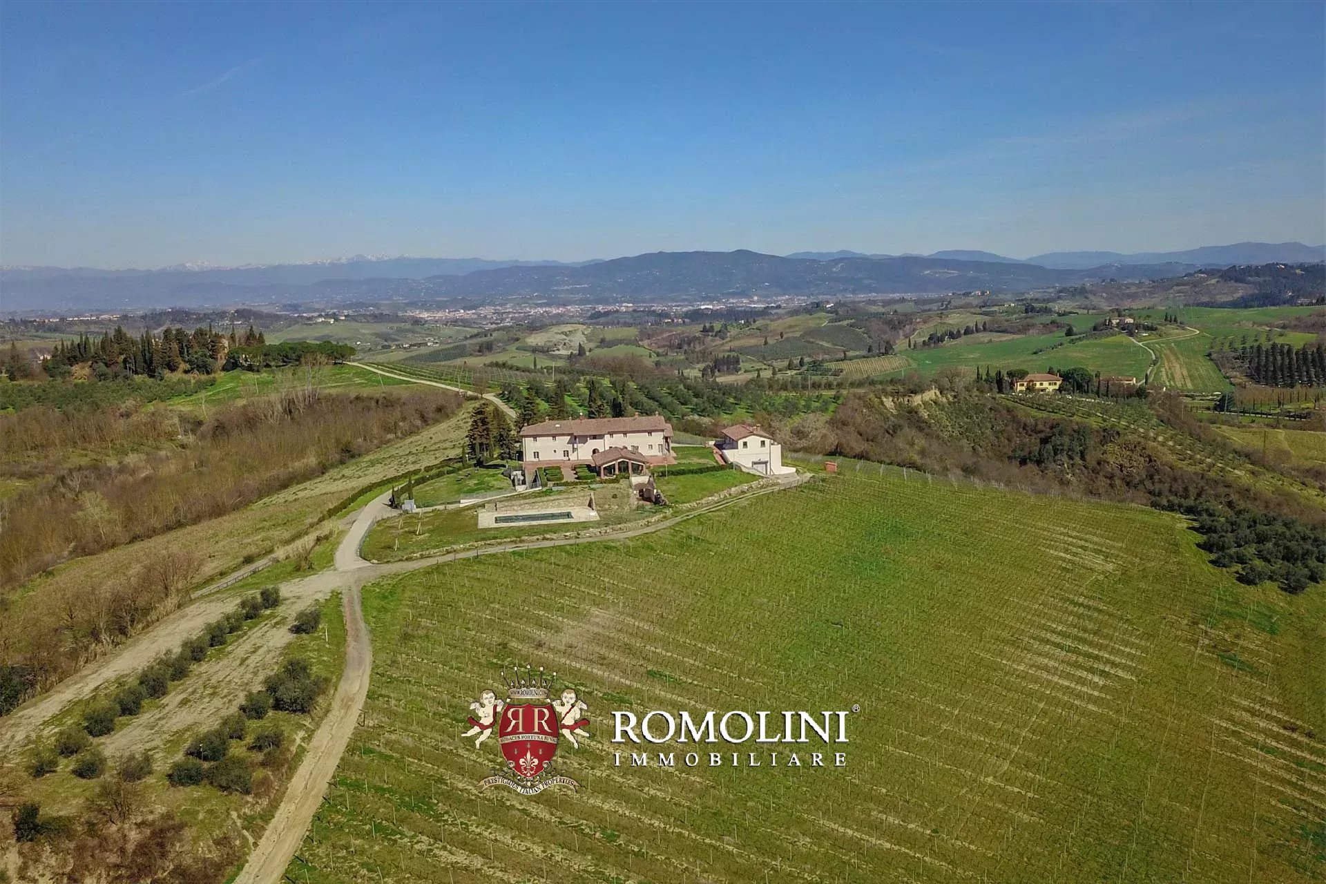 11 Bedroom Vineyard's Image 9
