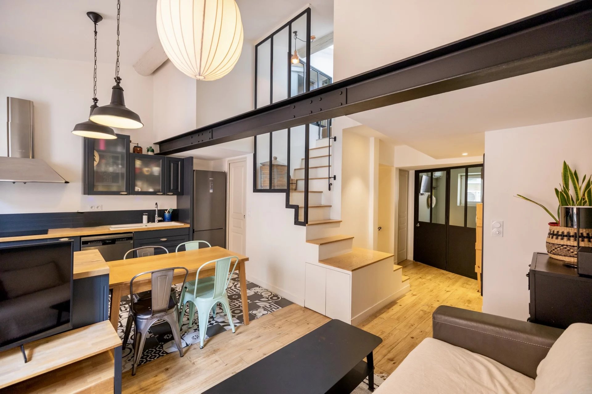 APARTMENT FOR SALE IN VILLEFRANCHE SUR MER - CLOSE TO THE SEA - 3 BEDROOMS