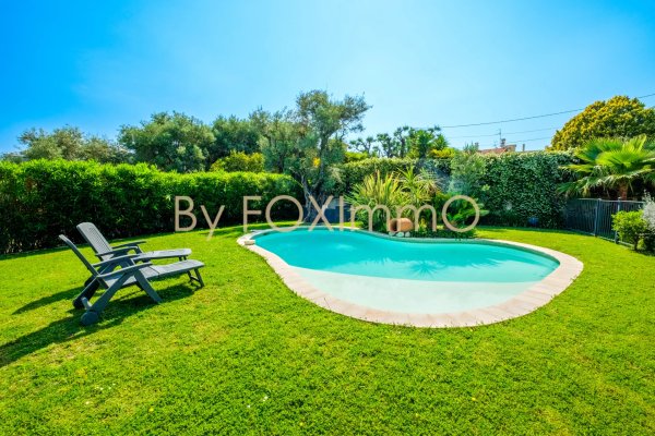 in Antibes, there is a beautiful villa of over 200m², located in a completely peaceful environment, with a swimming pool and views of the sea and mountains — photo 6