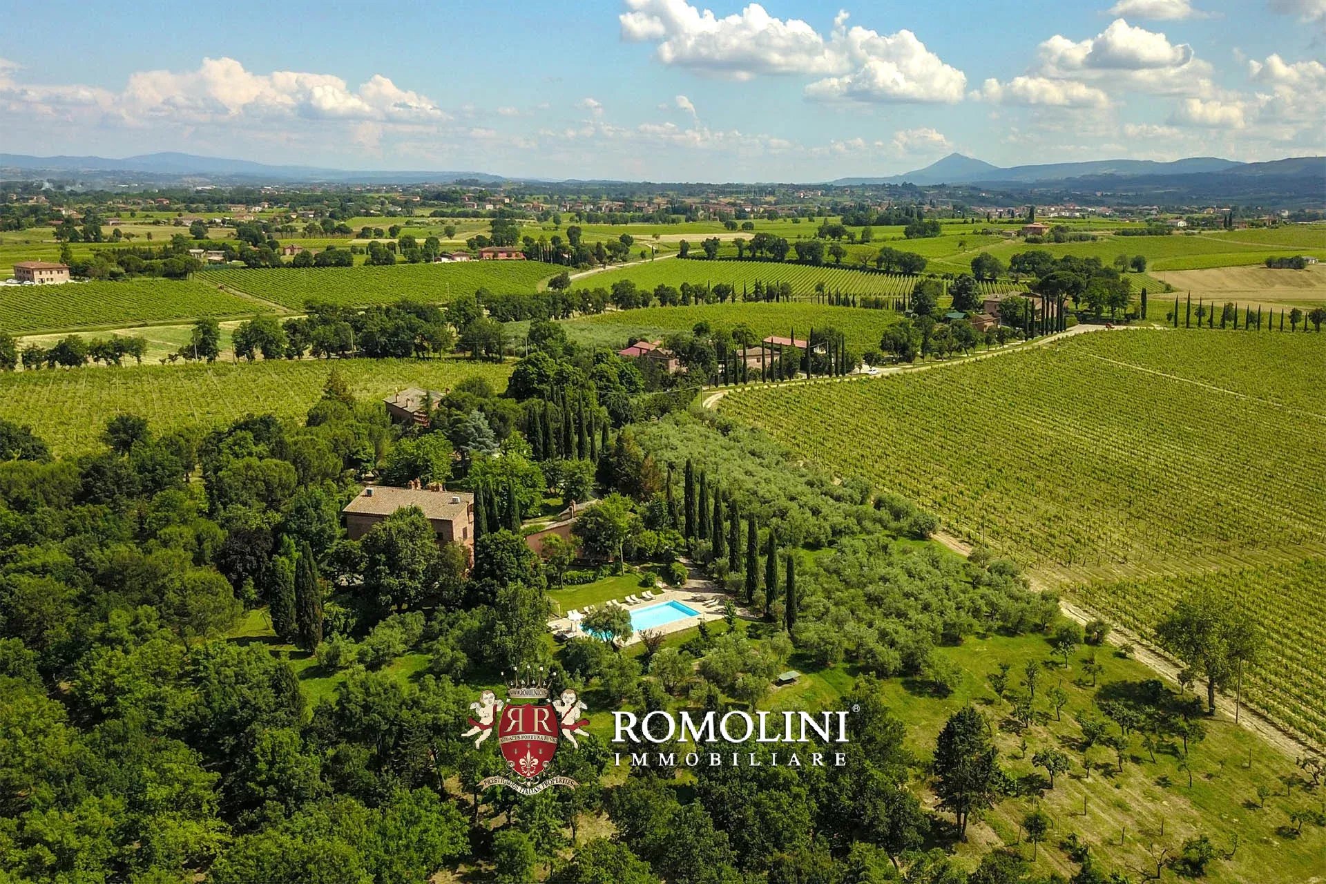 34 Bedroom Vineyard's Image 15