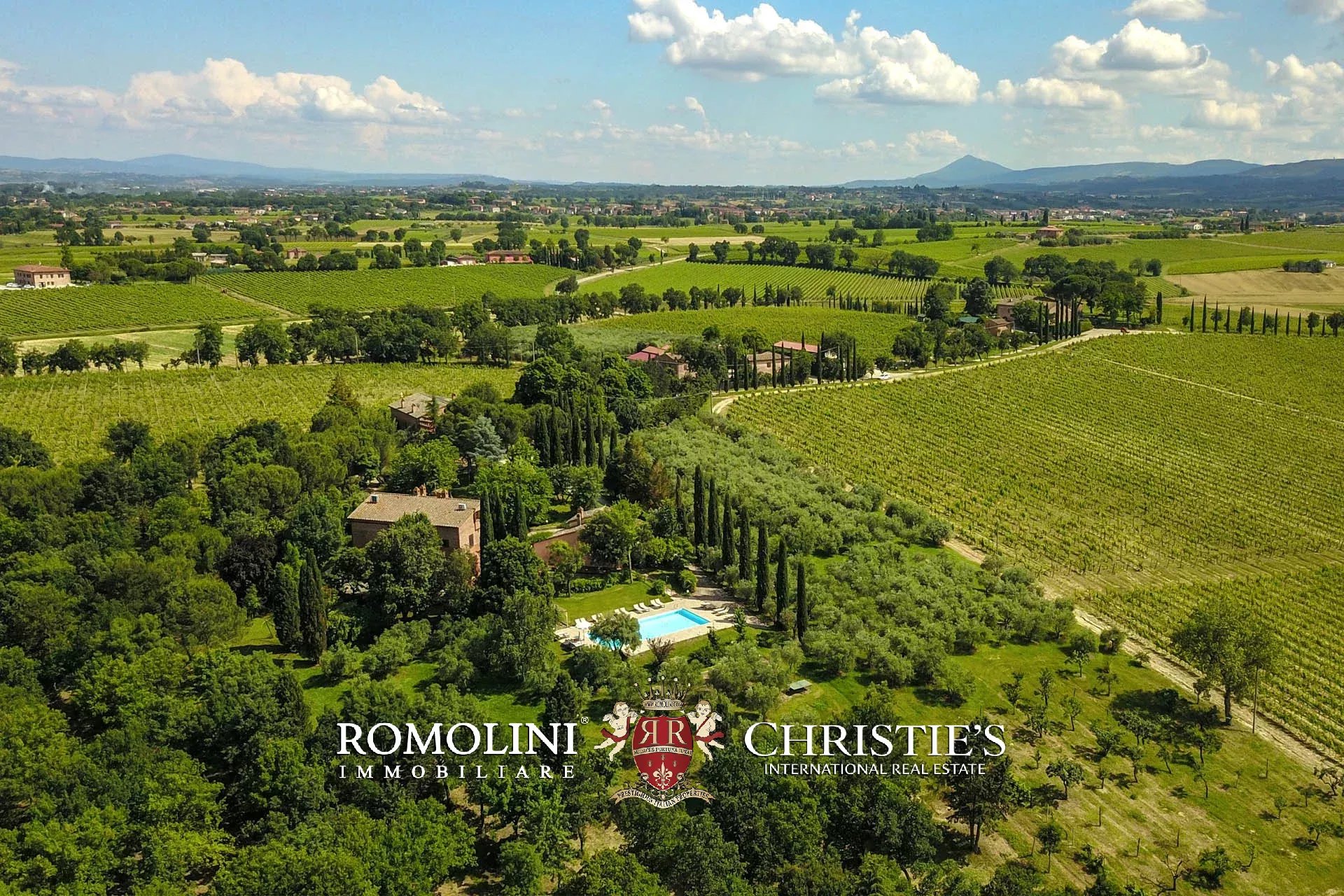 34 Bedroom Vineyard's Image 15