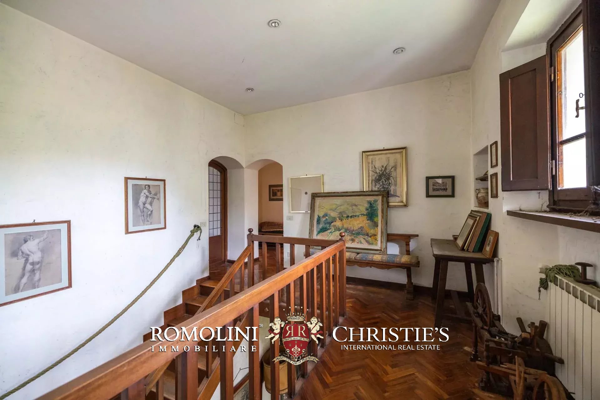 7 Bedroom Villa/Townhouse's Image 38