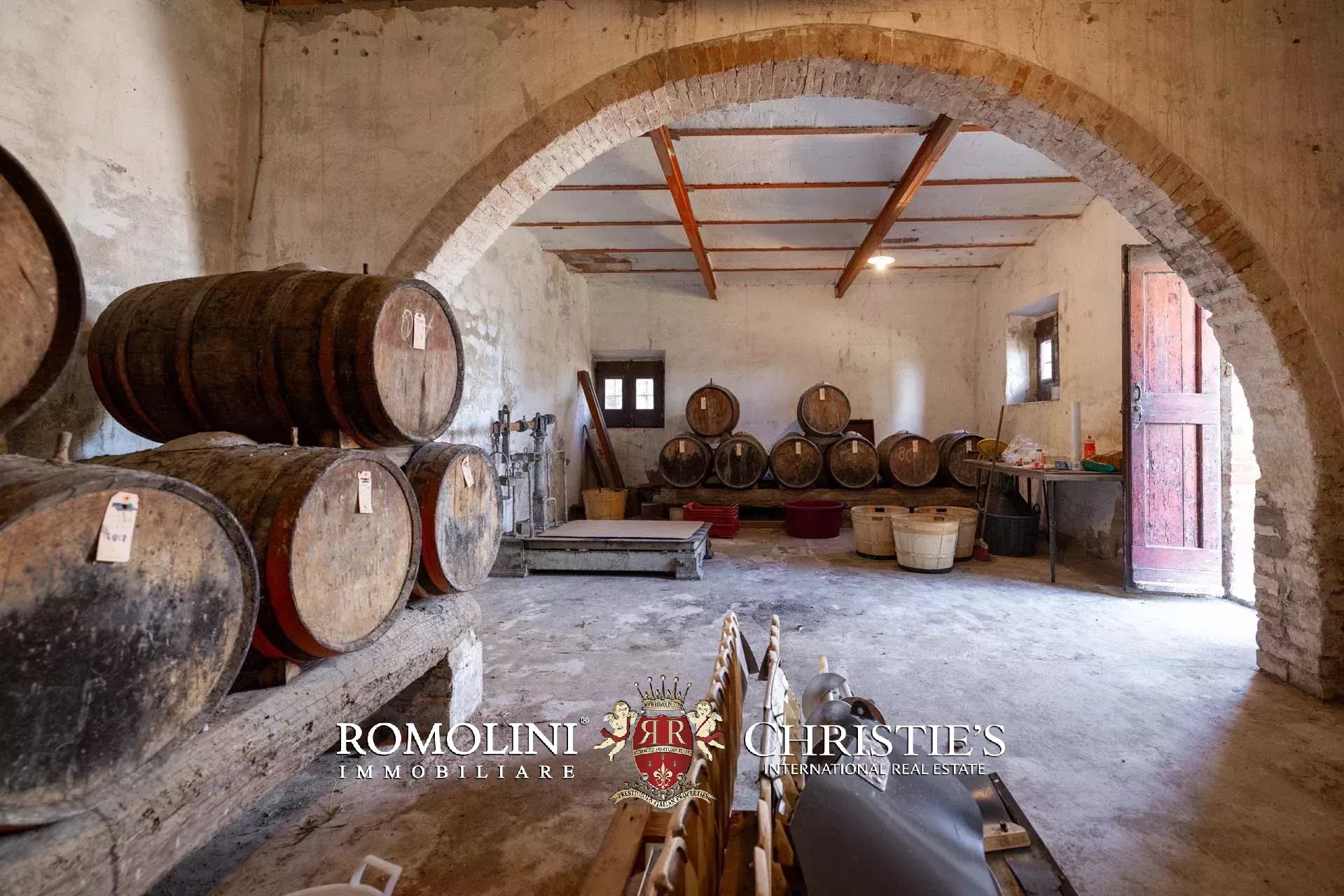 15 Bedroom Vineyard's Image 29