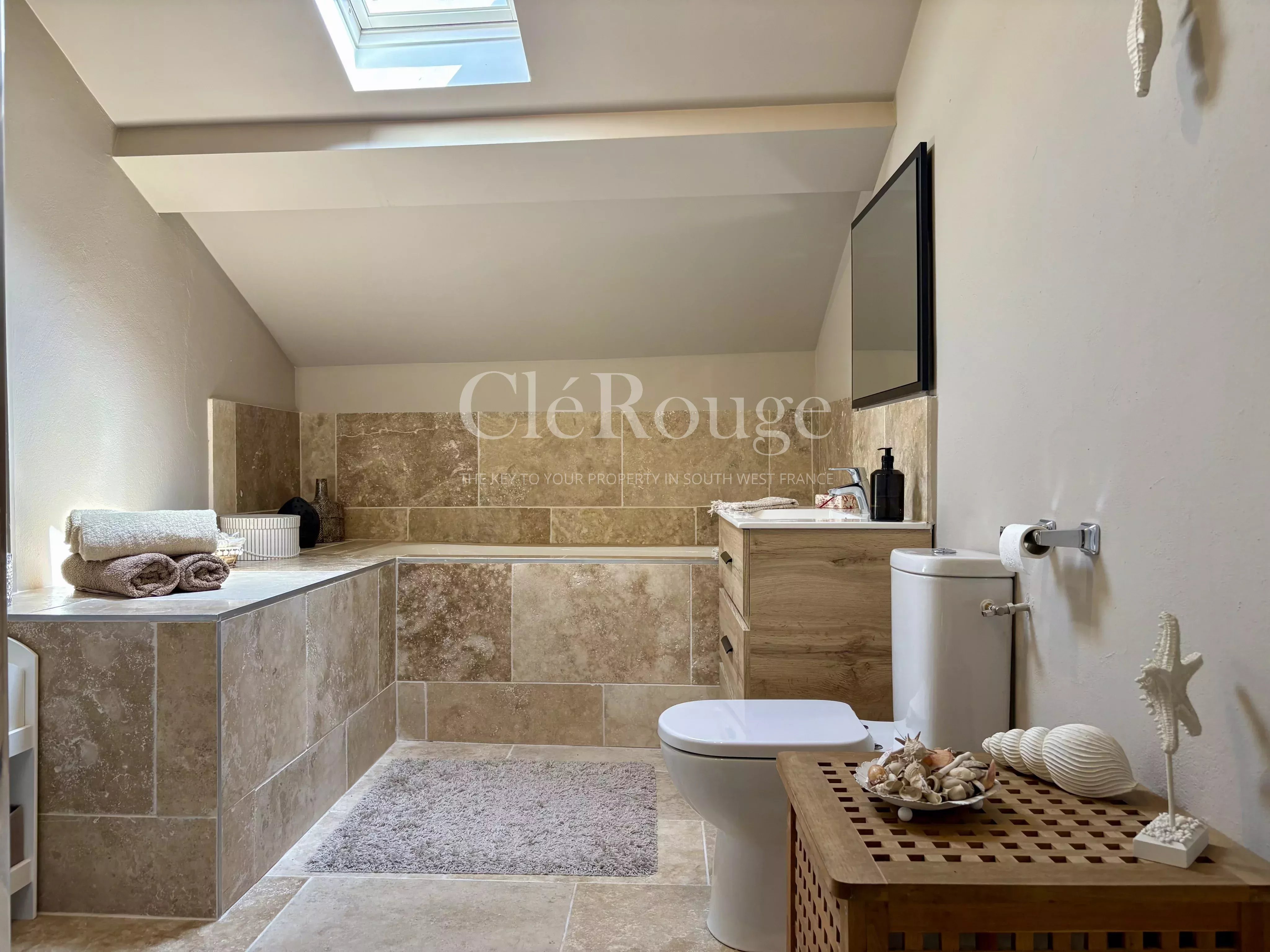 Proche de Duras - Maison en pierre au charme intemporel avec piscine chauffée