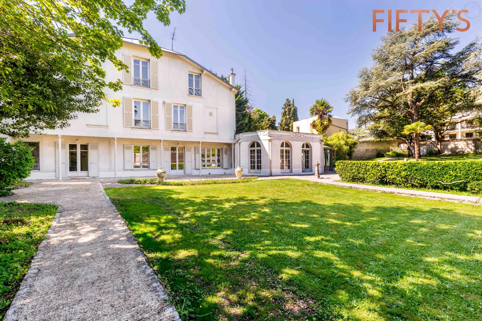 Marly-le-Roi – Maison familiale avec jardin clos et annexe