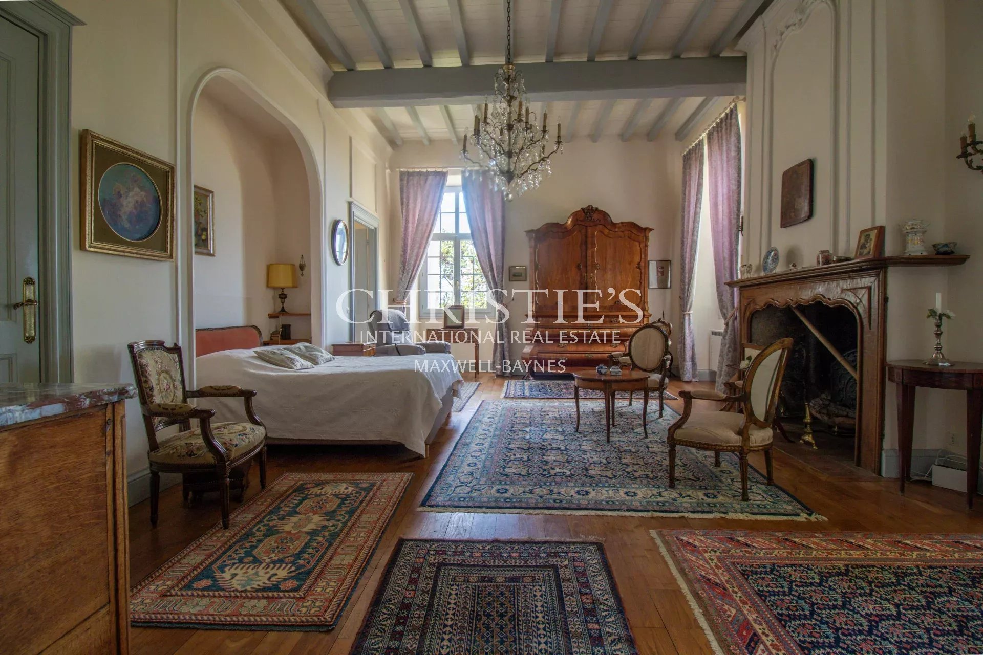 9 Bedroom Villa/Townhouse's Image 9