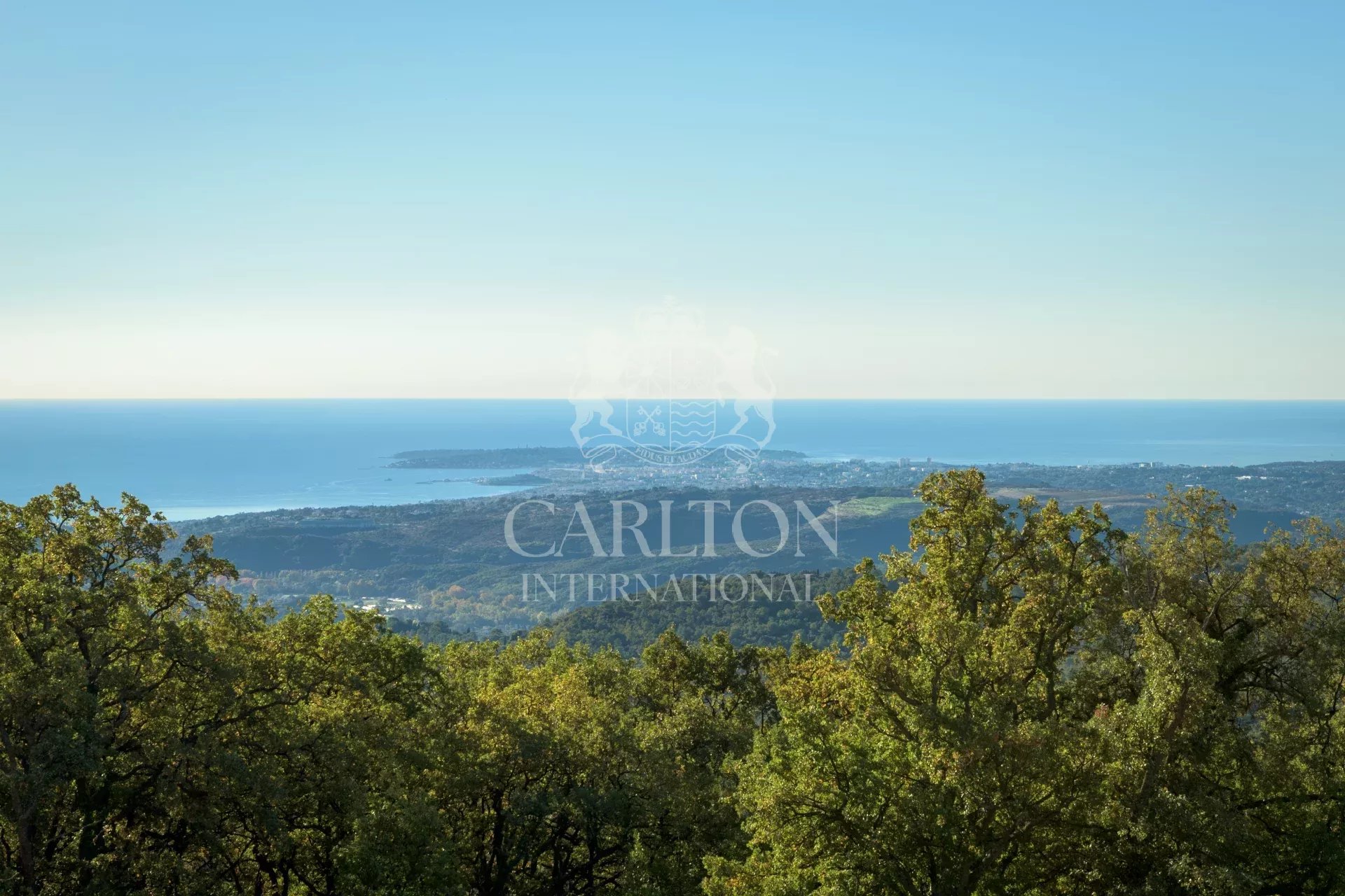 VENCE : Vue Mer Panoramique 240° – Possibilité d’Agrandissement