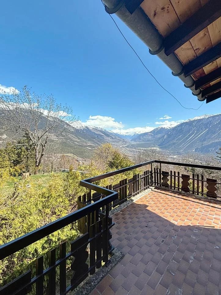 Charmant chalet mitoyen avec vue et ensoleillement exceptionnel