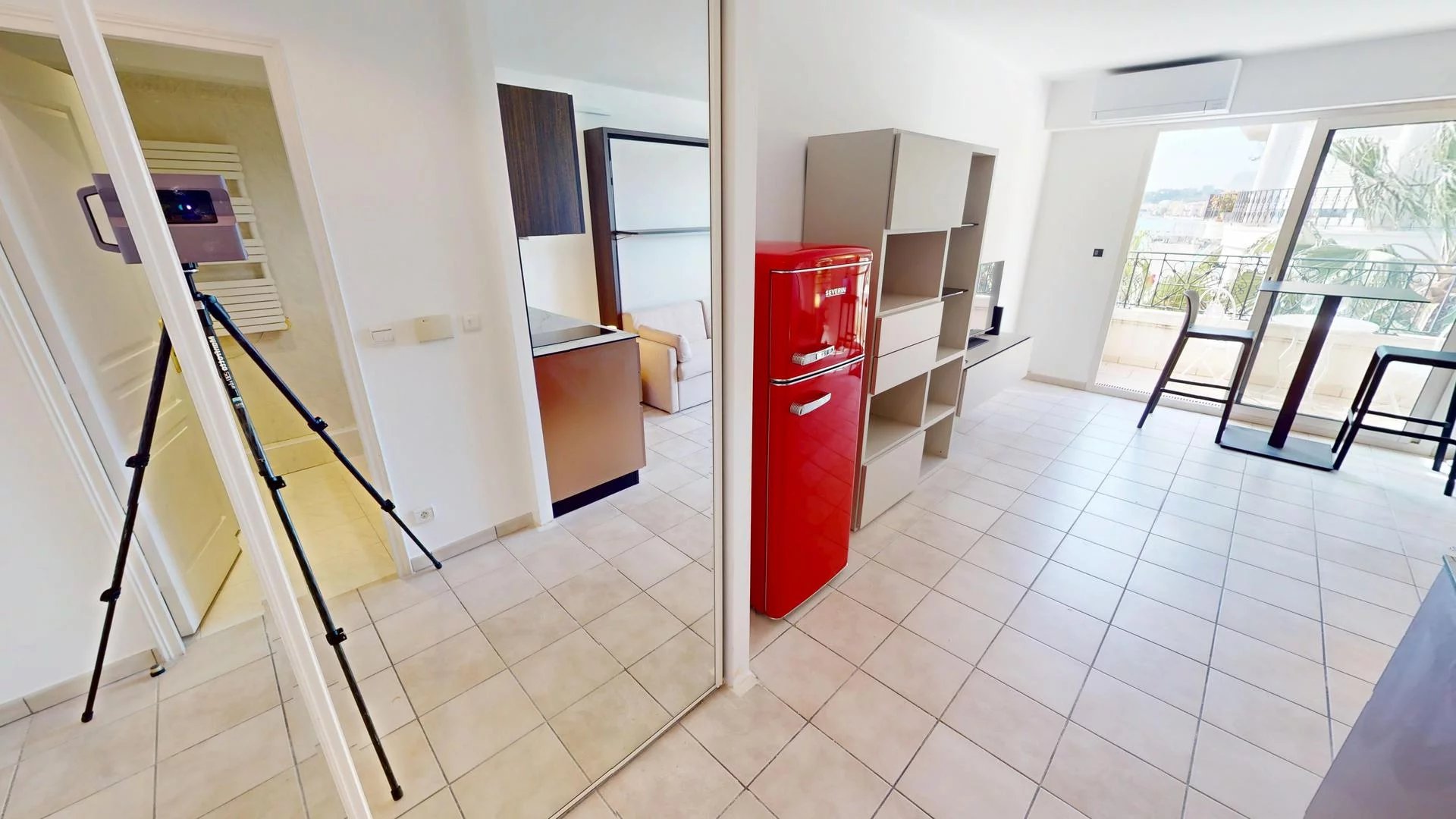 GIOTTO - Magnifico monolocale con balcone vista mare e garage nel centro di Mentone