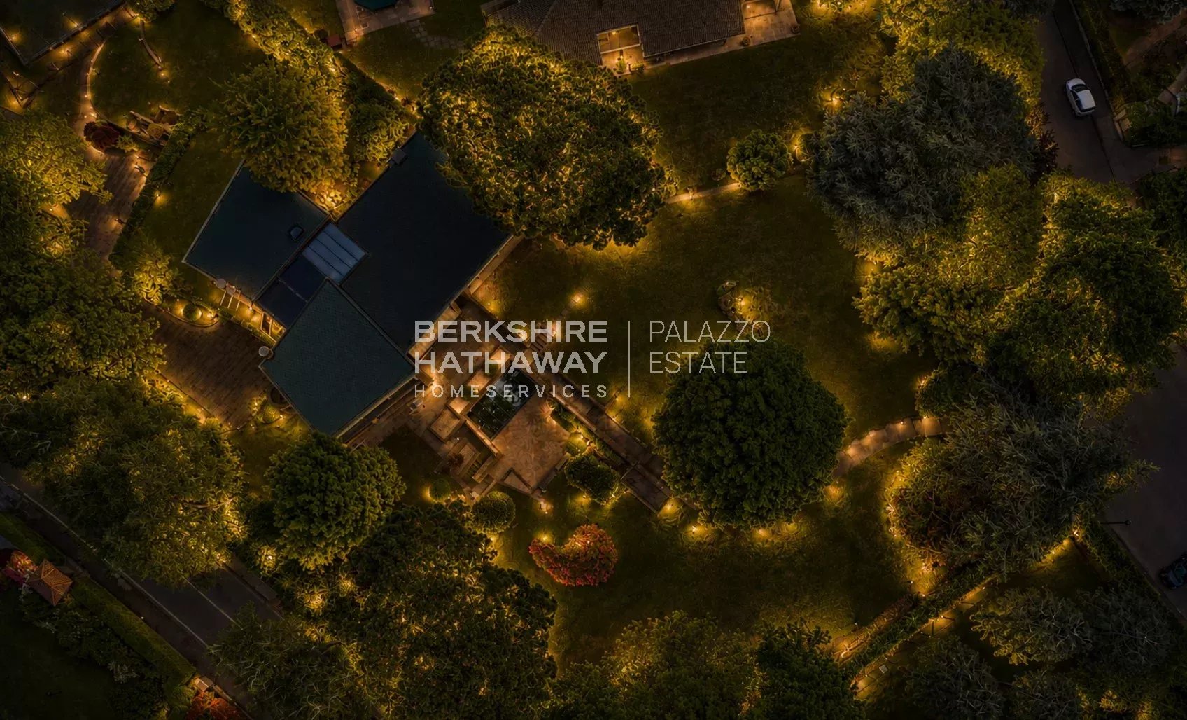 Lake Como's area - modern villa with pool and garden