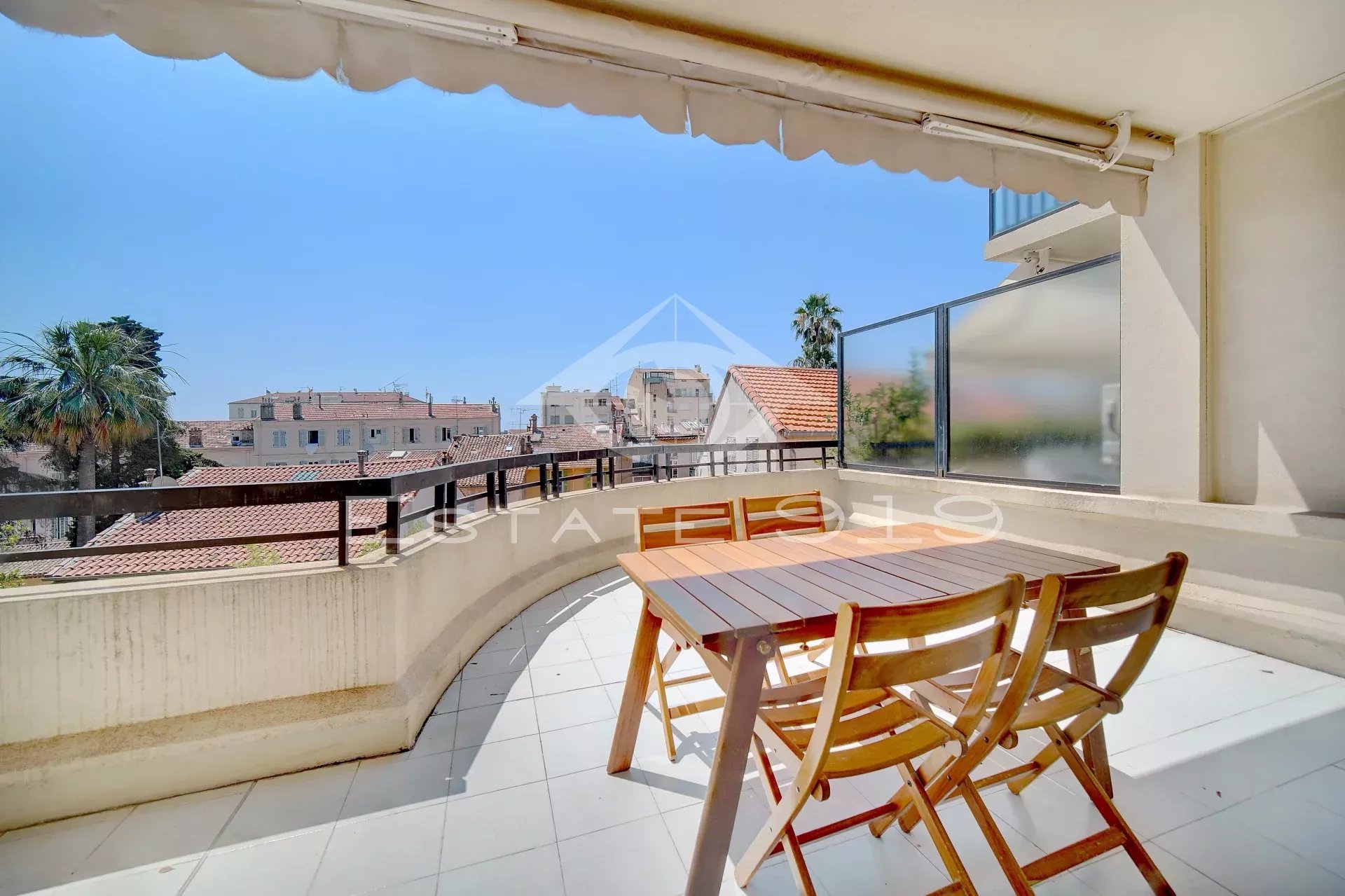 Agence immobilière de 
