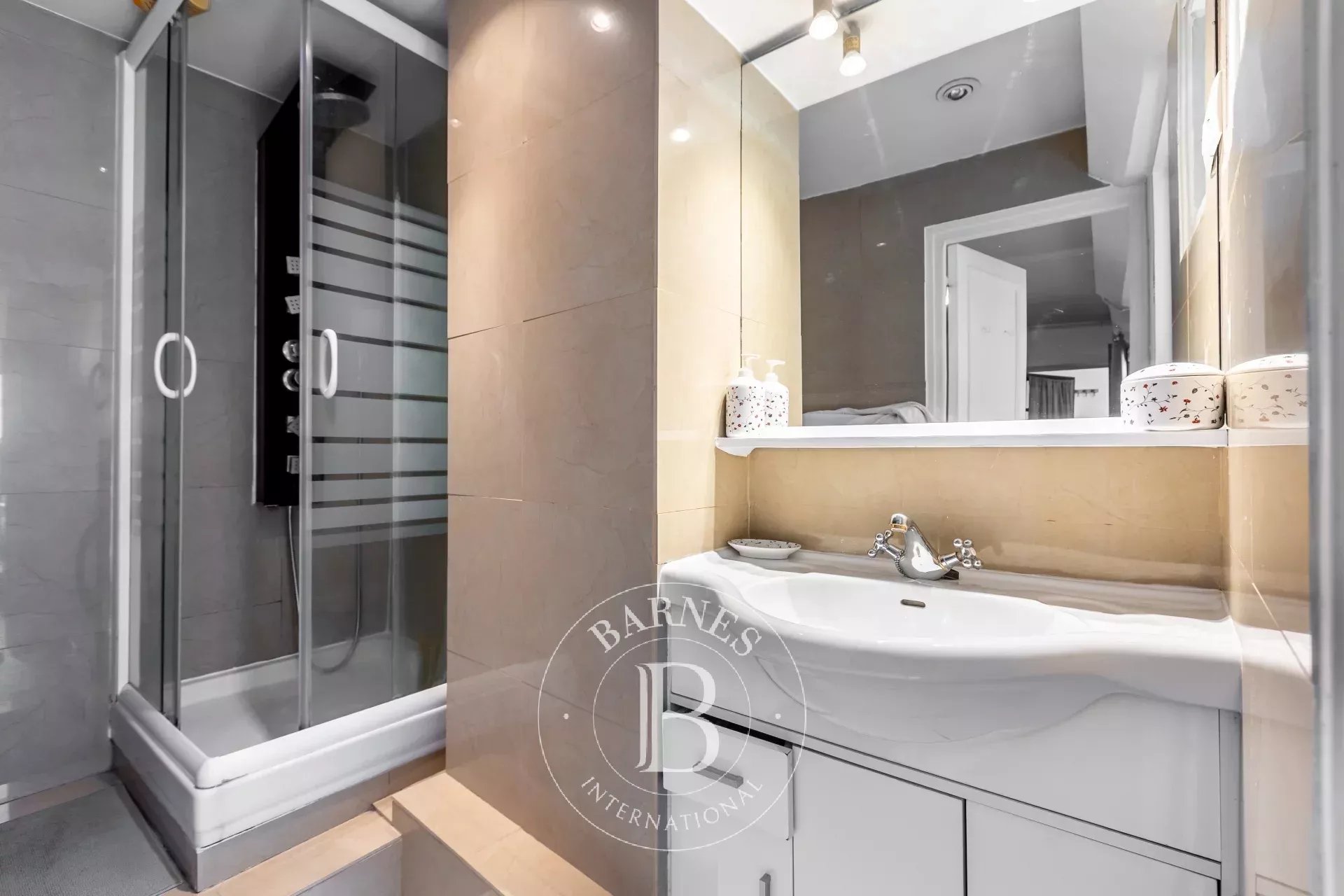 Daire Paris 8ème - picture 8