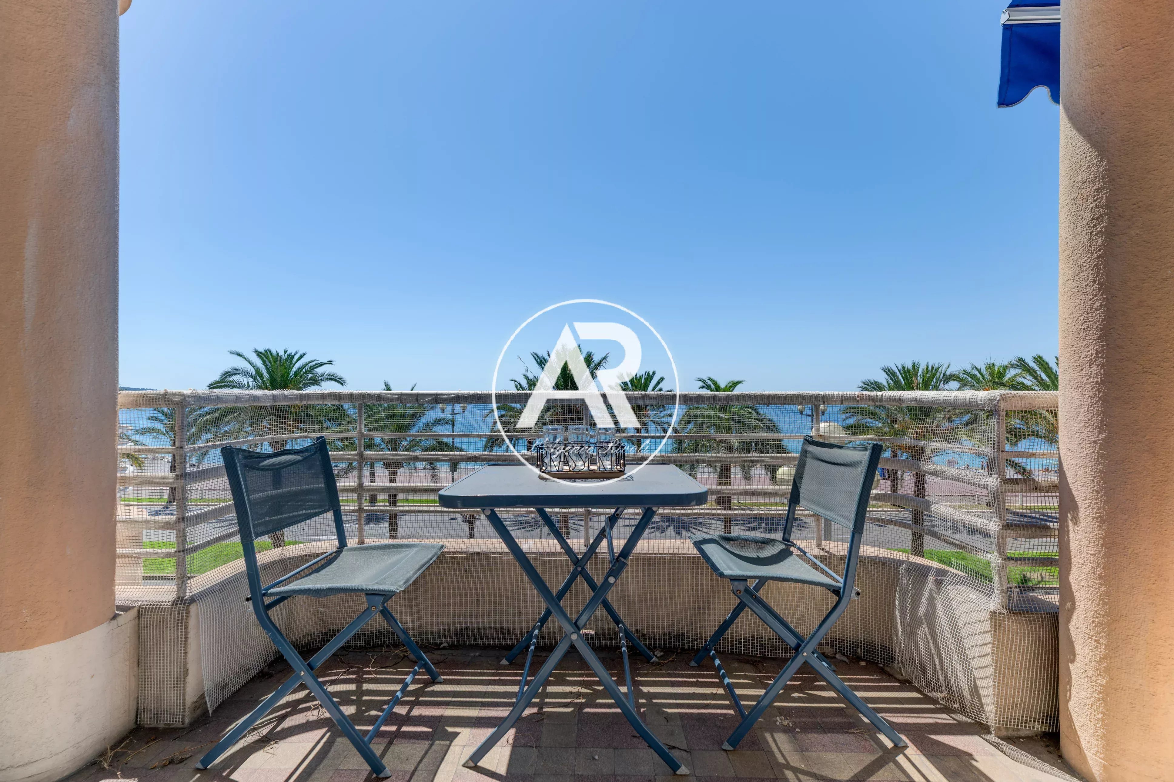 Nice - Promenade des Anglais // 3 pièces // Balcons