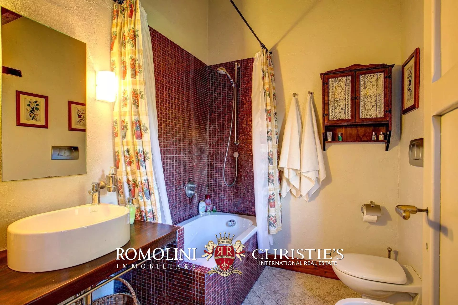 5 Bedroom Villa/Townhouse's Image 36