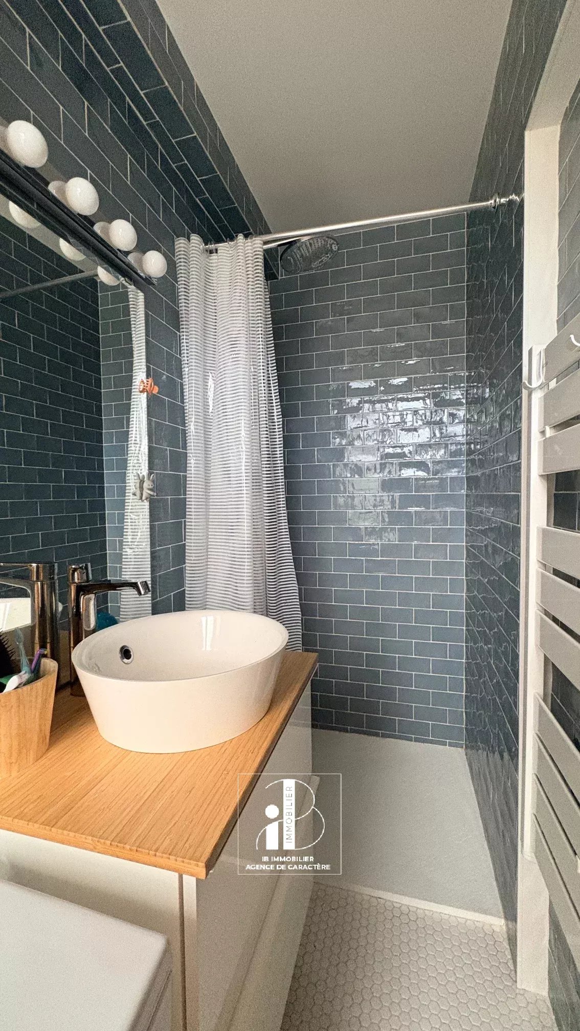 FONTAINEBLEAU COEUR DE VILLE - BEL APPARTEMENT rénové de 88 M²