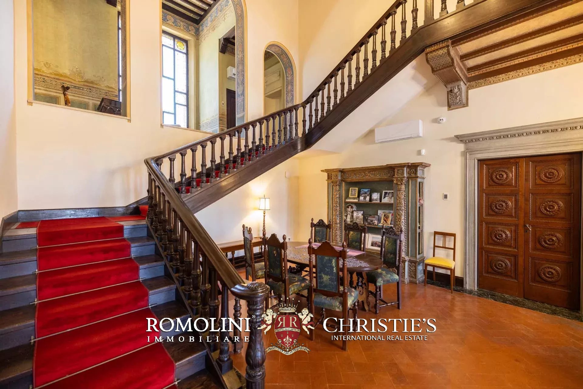 8 Bedroom Villa/Townhouse's Image 28