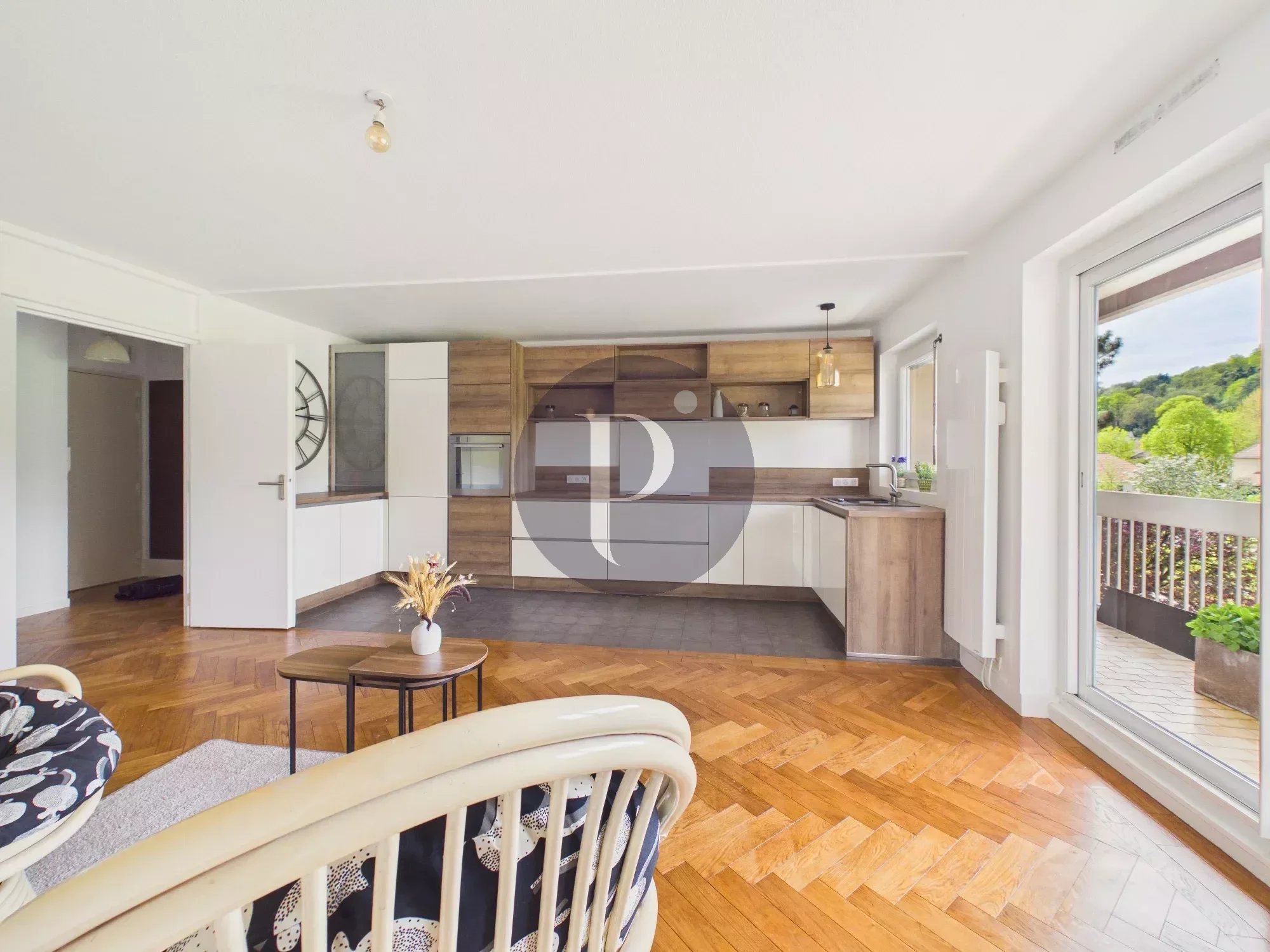 vente-appartement-5-pieces-verrieres-le-buisson-86136748