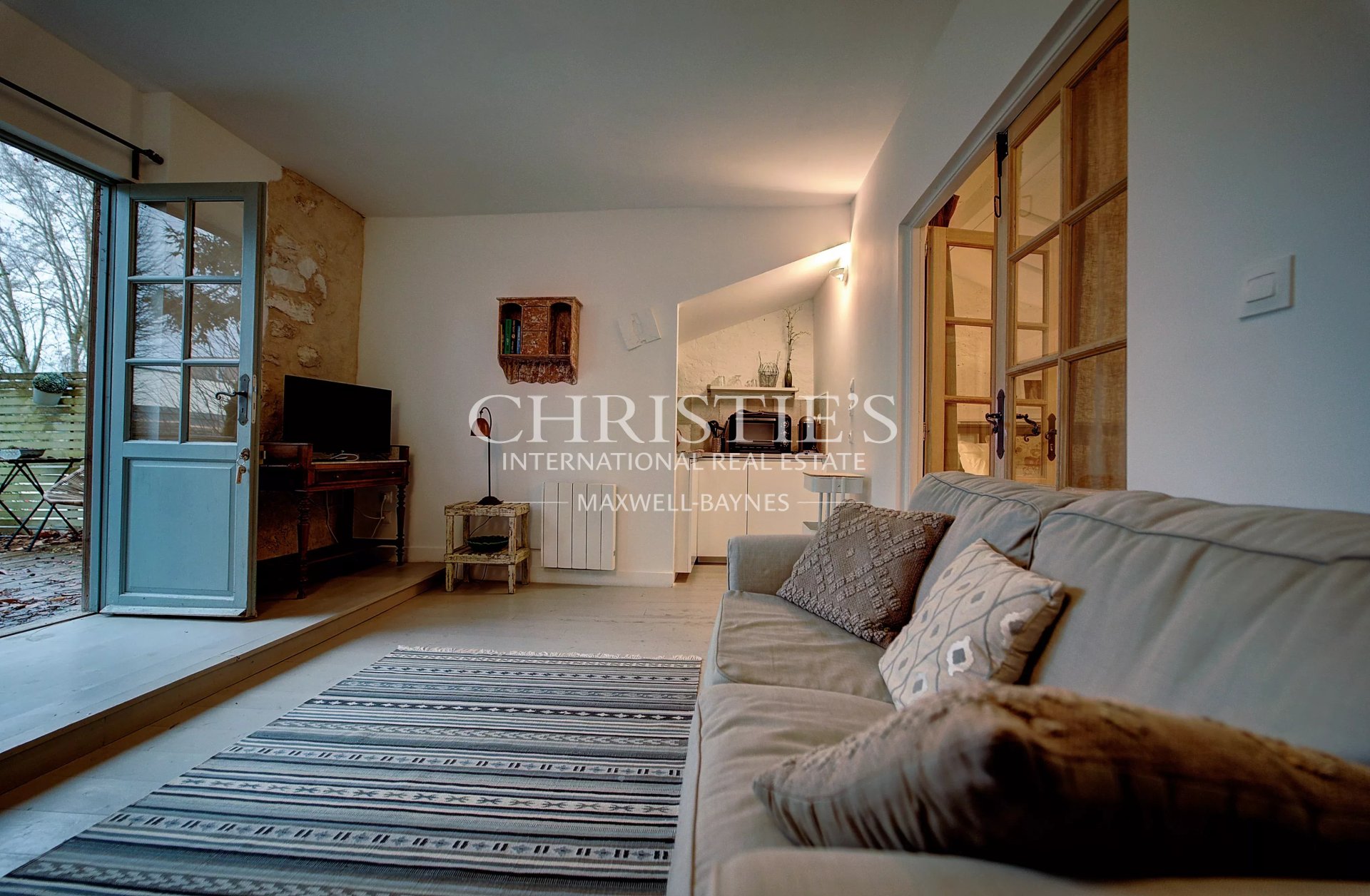 10 Bedroom Villa/Townhouse's Image 28