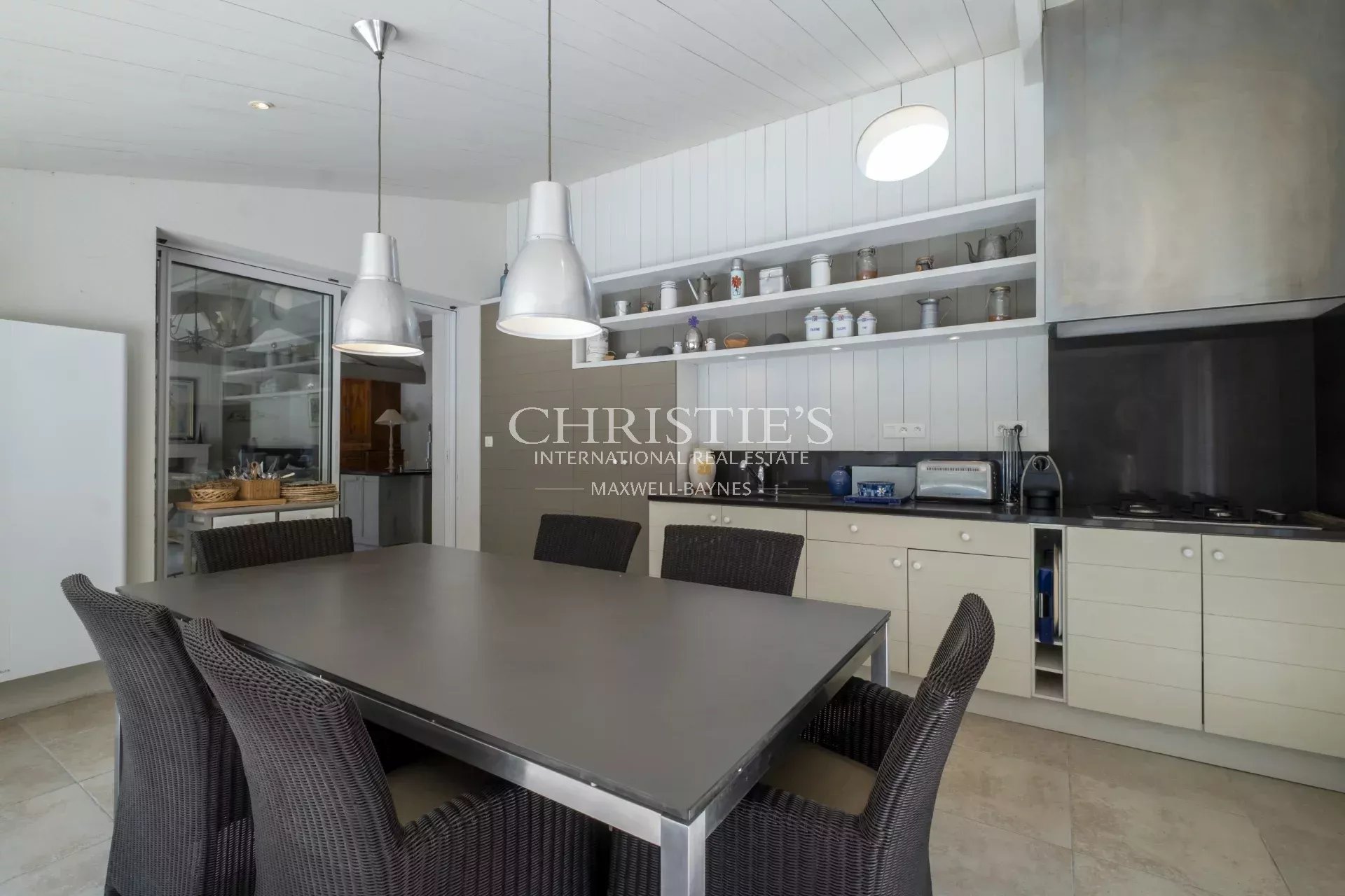 4 Bedroom Villa/Townhouse's Image 9