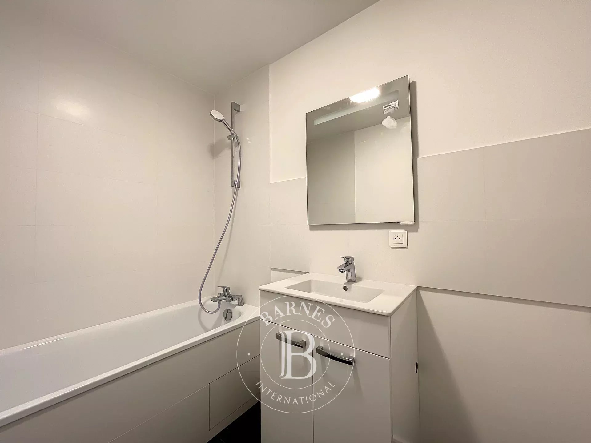 Daire Paris 10ème - picture 7