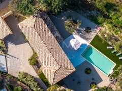 MAGNIFICENT NEW VILLA - SWIMMING POOL - PLAN DE LA TOUR — photo 2 of 7