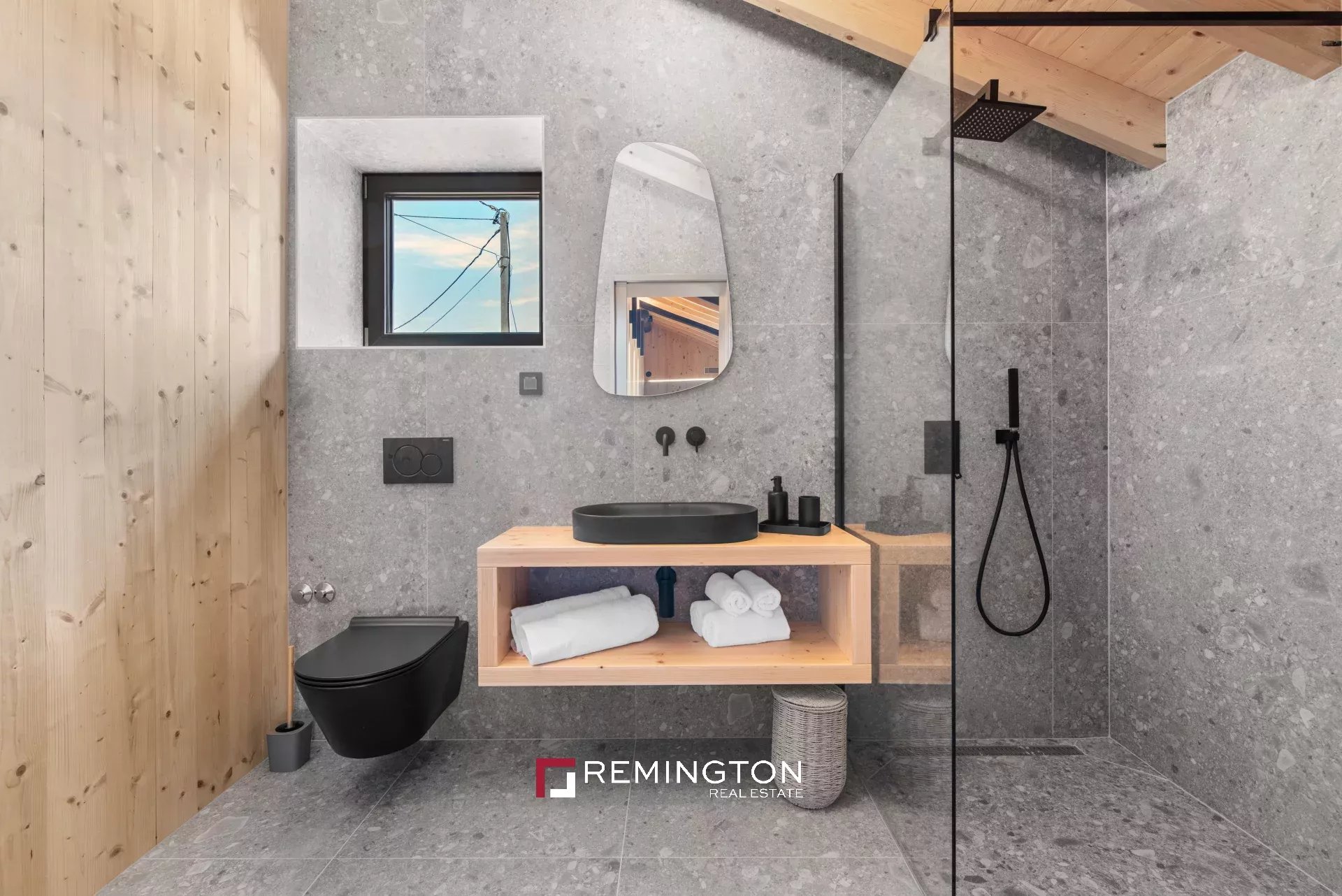 4 Bedroom Villa/Townhouse's Image 3