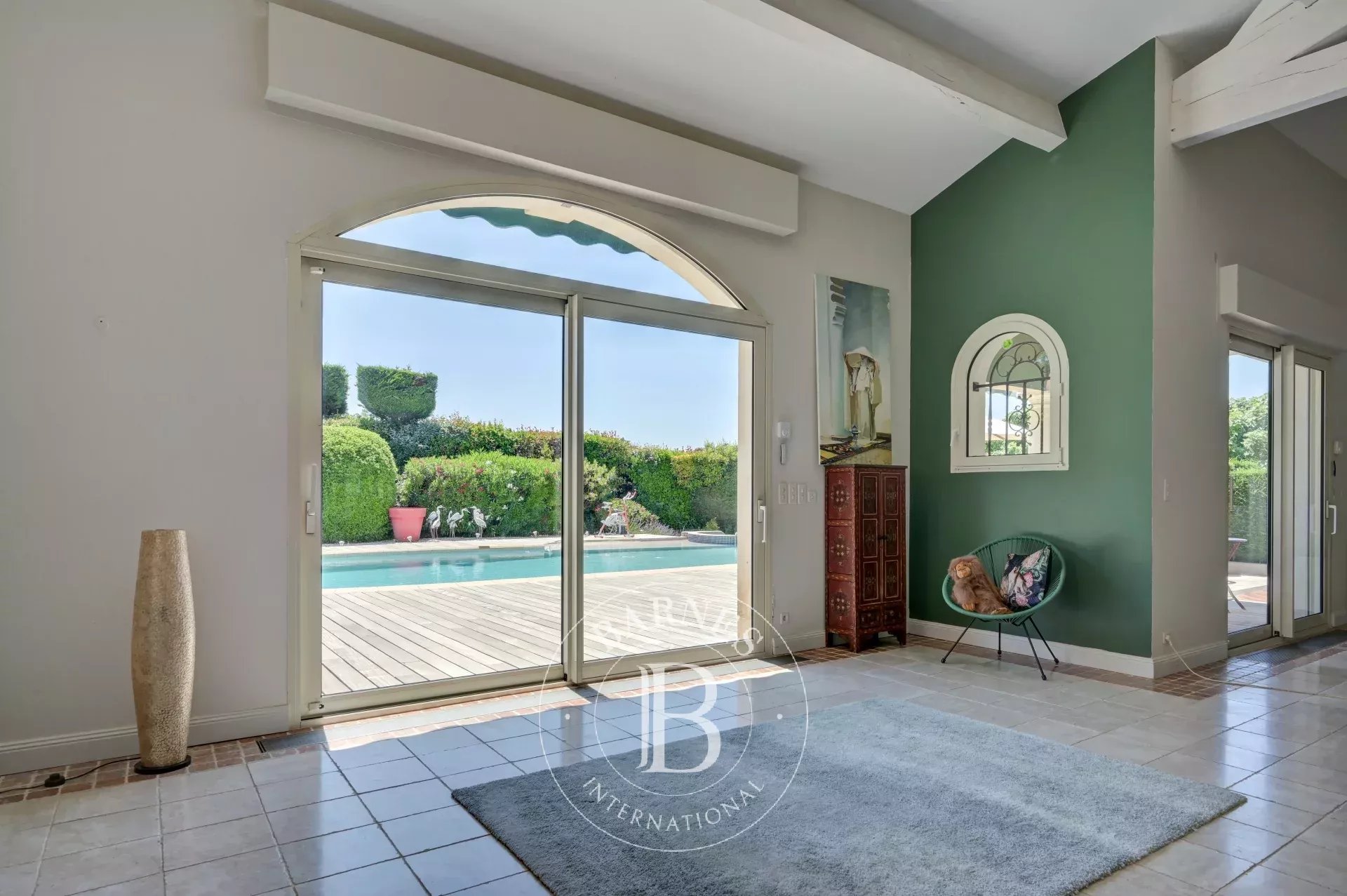 AIX-EN-PROVENCE – ARCHITECT VILLA – 6 SUITES – INFINITY POOL – LANDSCAPED GARDEN 1,1 HA - picture 6