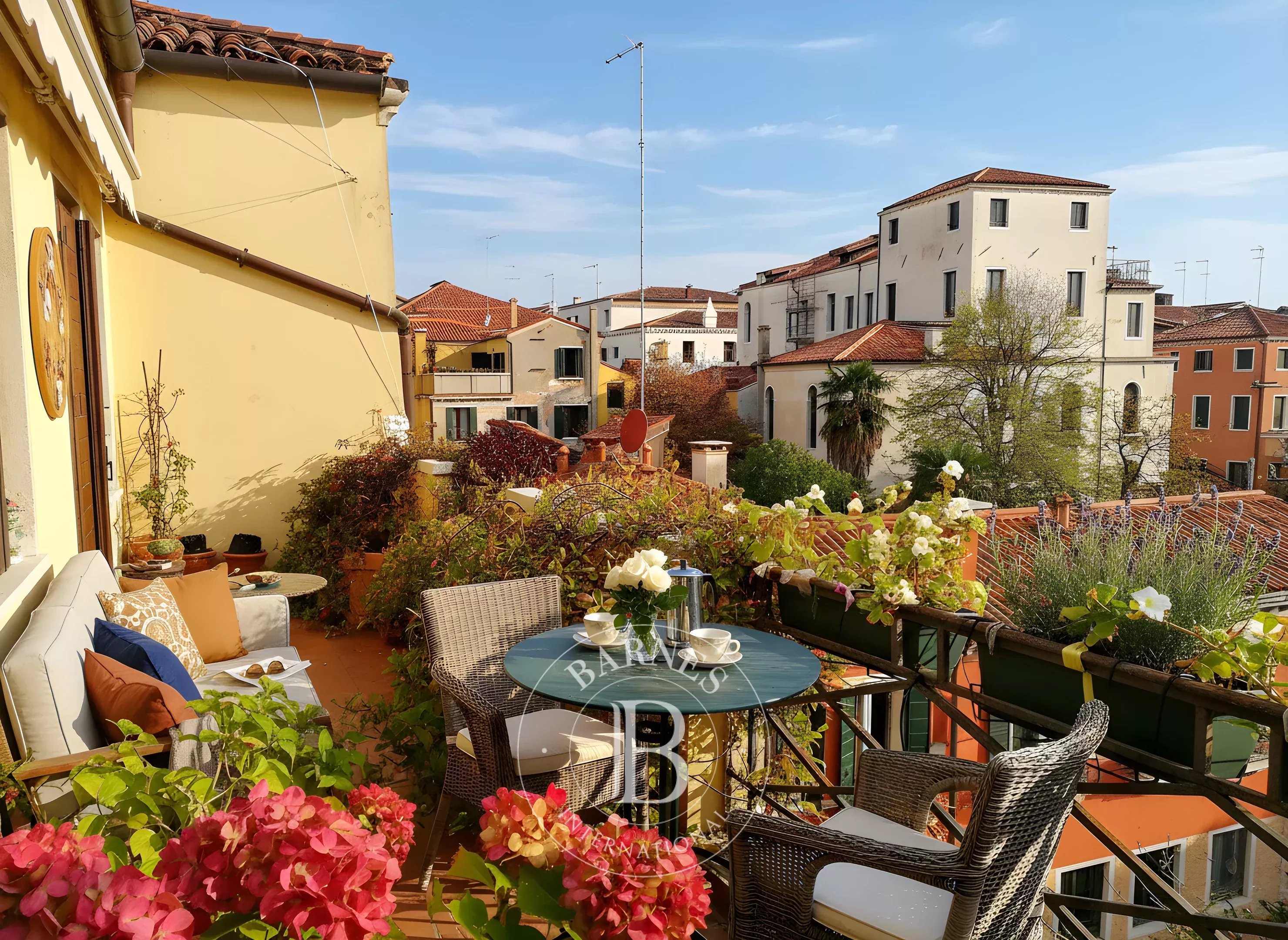 Venezia, Accademia.Palazzetto sospeso tra poesia veneziana e design contemporaneo