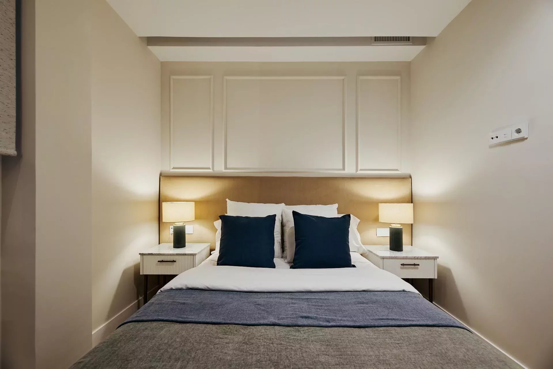Exclusive, newly renovated apartment on Calle Goya, Salamanca district - picture 13