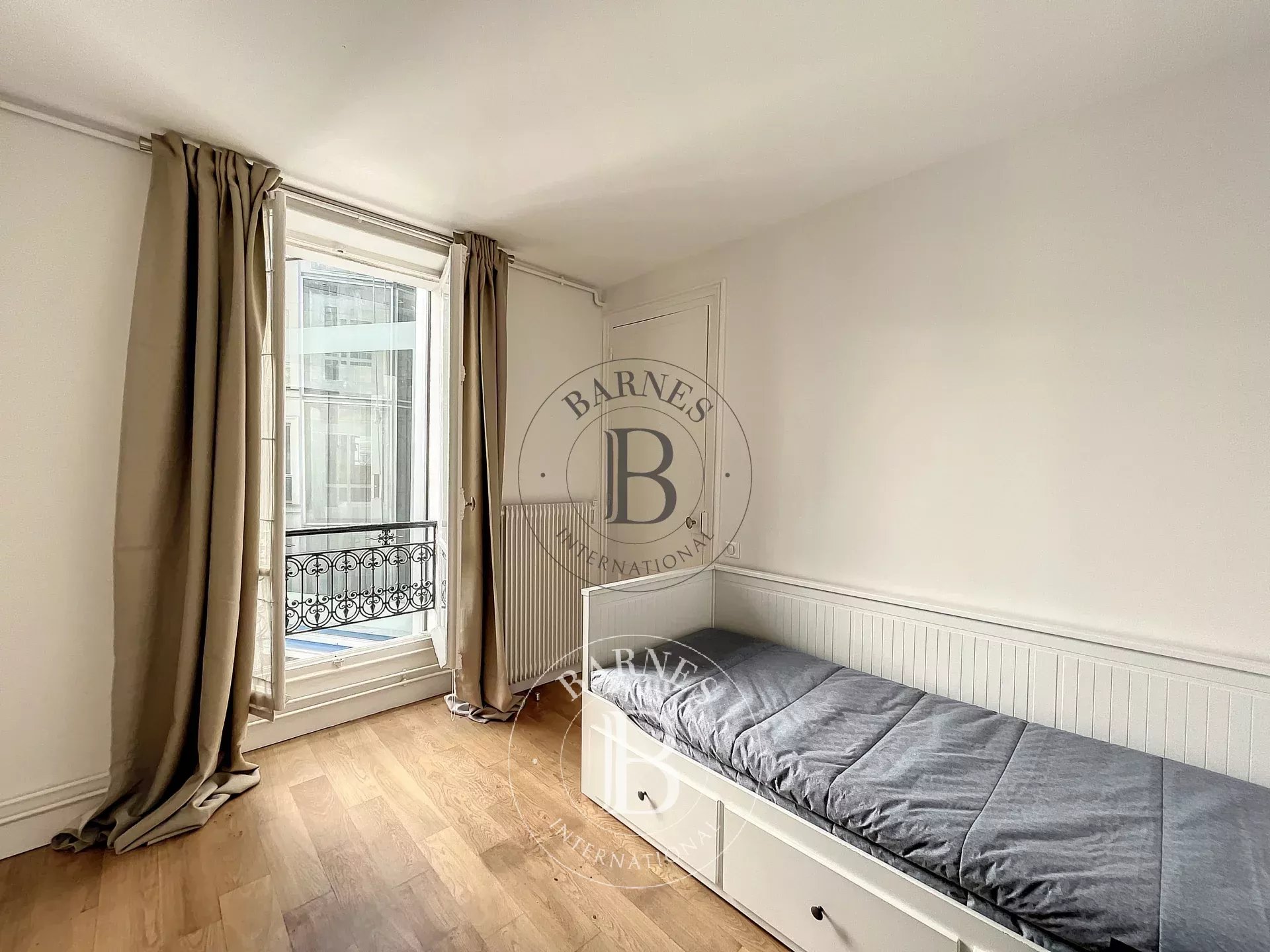 Daire Paris 8ème - picture 13