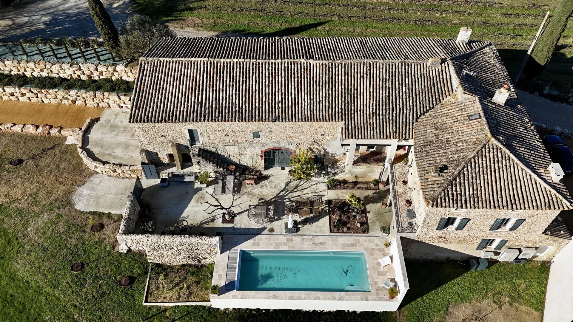 8 Bedroom Vineyard's Image 3