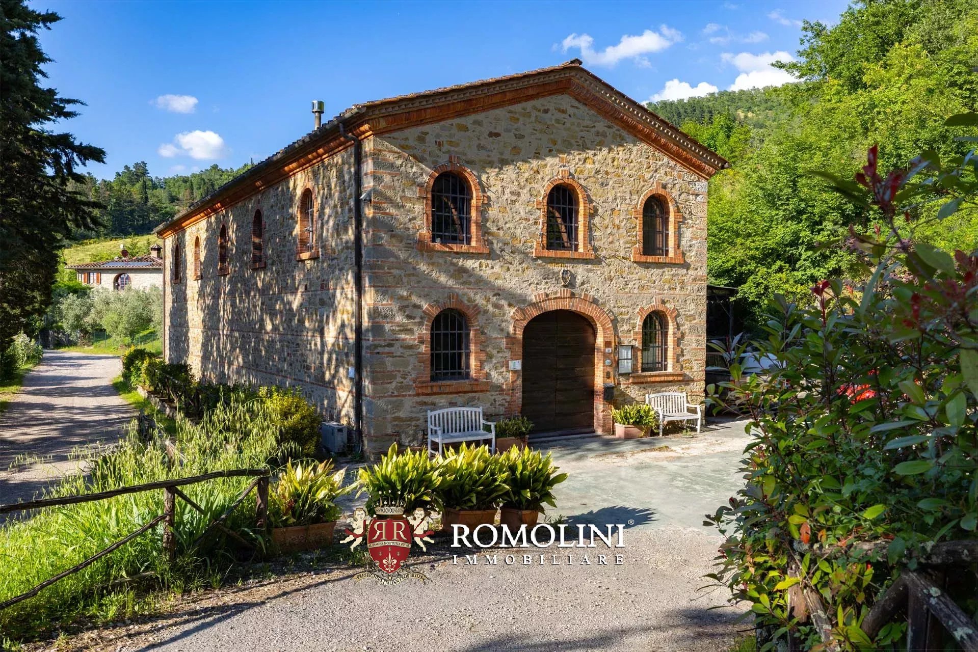 14 Bedroom Vineyard's Image 45