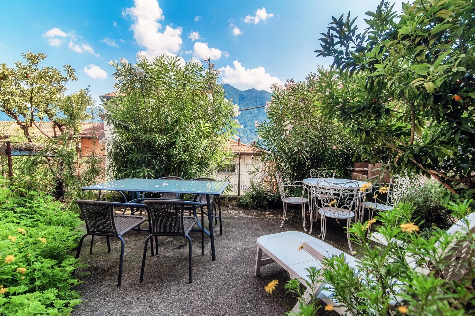 splendido bilocale con vista lago e terrazzo-giardino