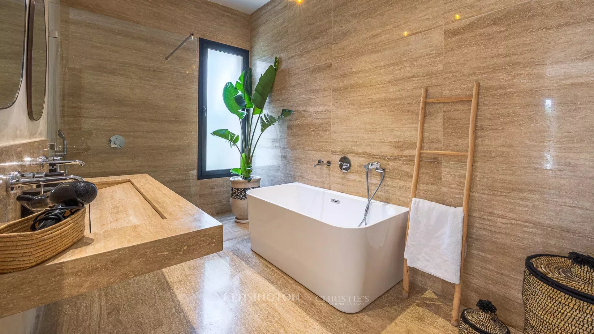 5 Bedroom Villa/Townhouse's Image 46