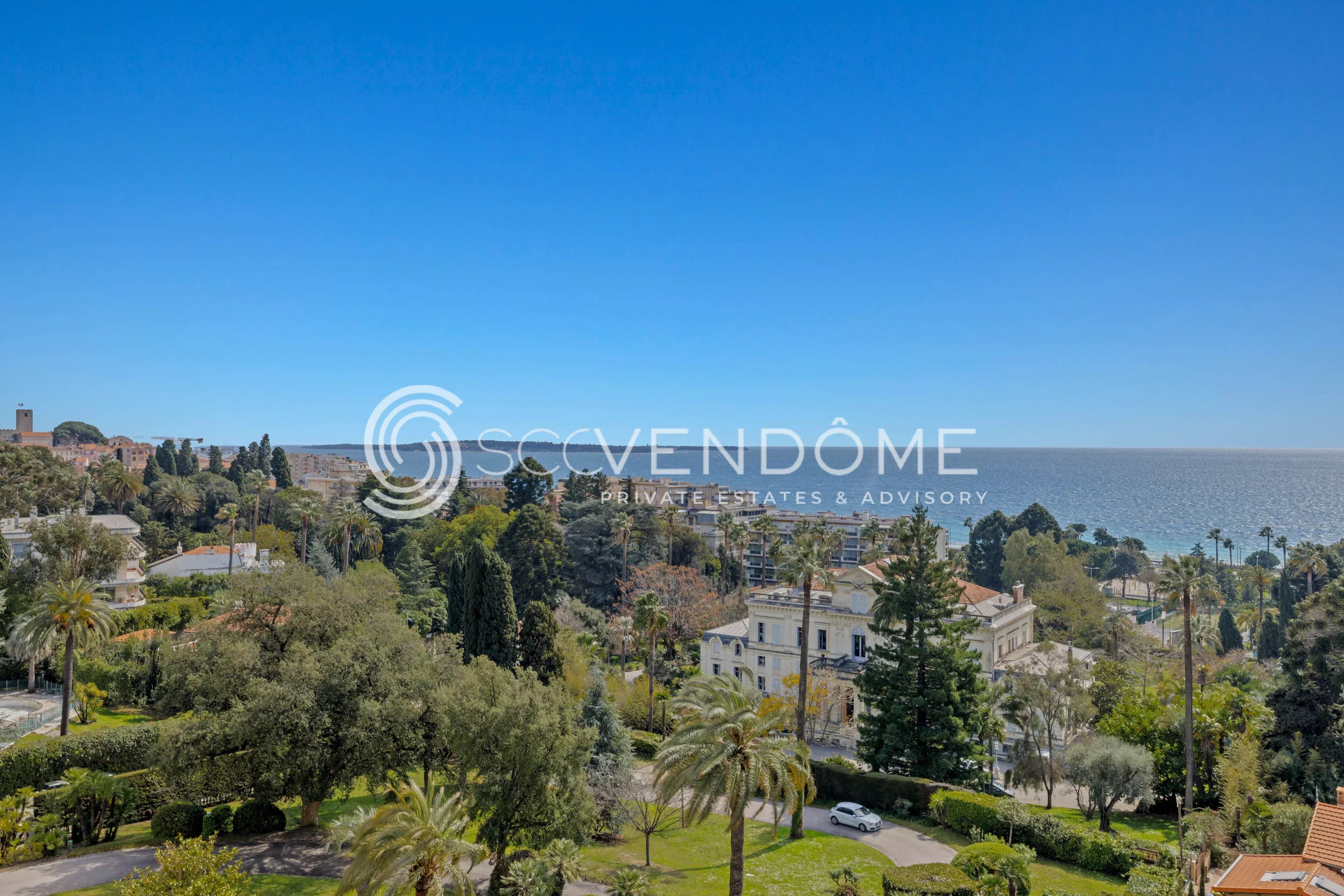 CANNES - SPACIEUX DUPLEX 4 CHAMBRES VUE MER PANORAMIQUE A VENDRE
