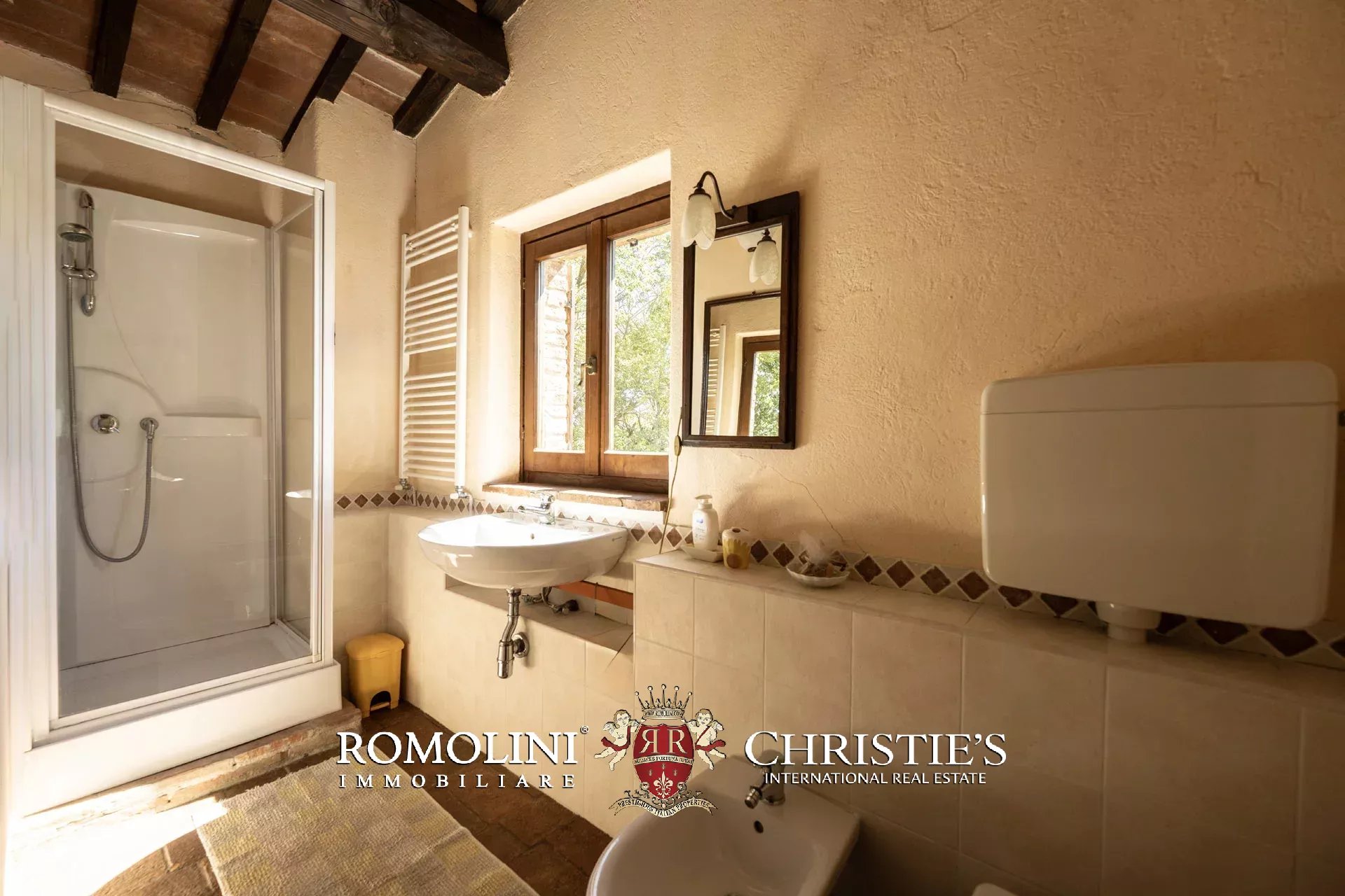 8 Bedroom Villa/Townhouse's Image 33