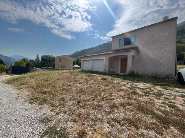 Charmante maison individuelle de 4P + 1520m2 de terrain + 2 Garages
