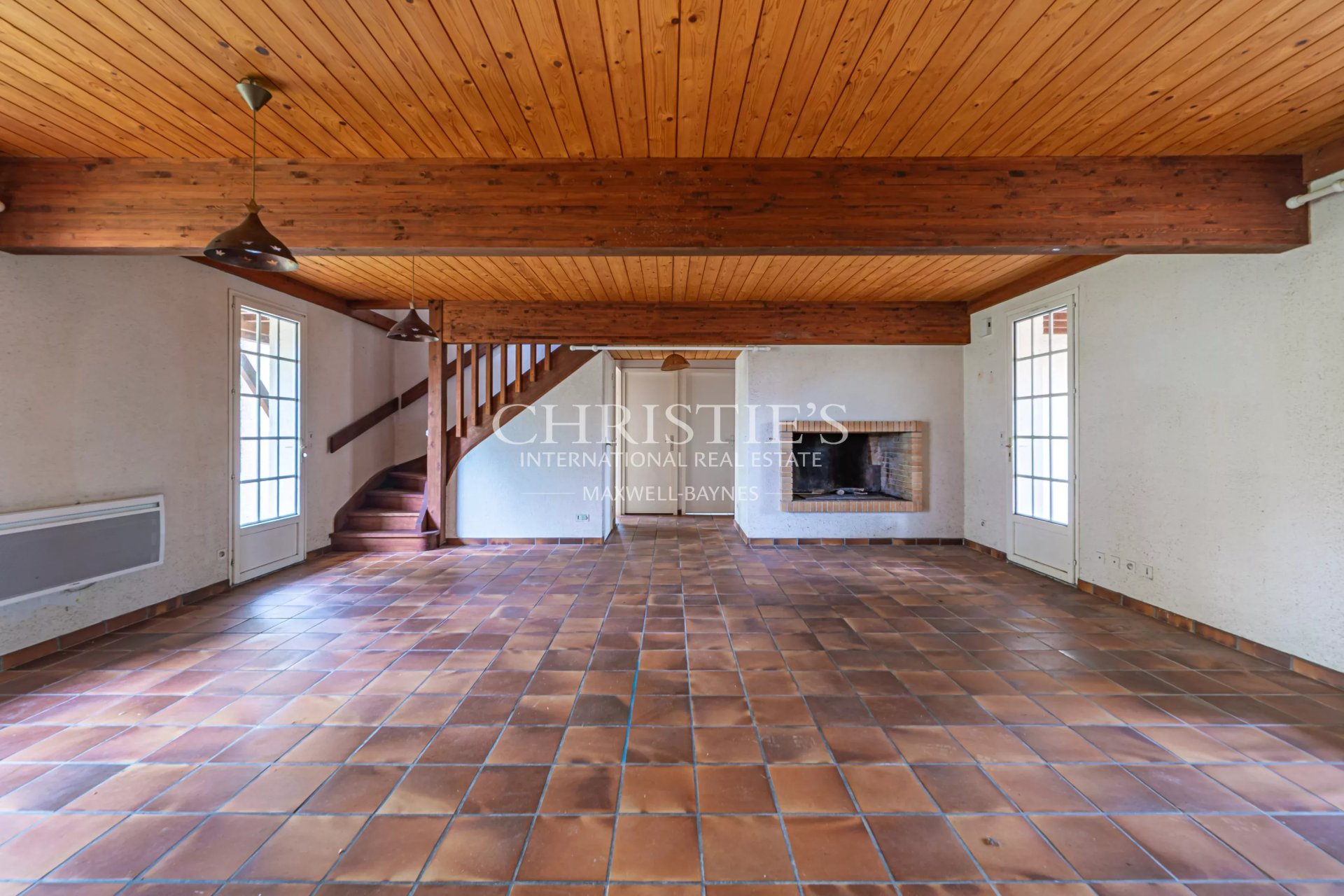 5 Bedroom Villa/Townhouse's Image 3