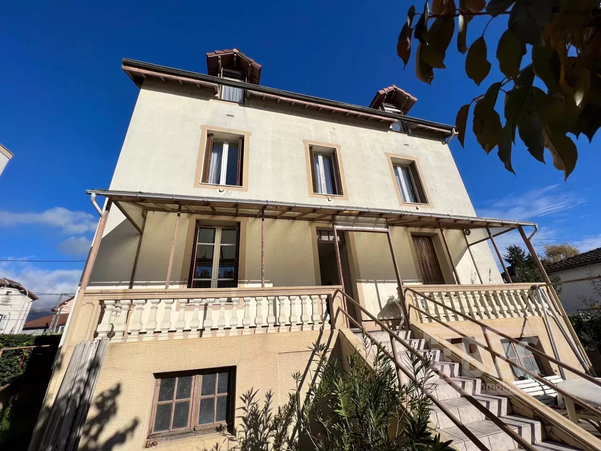 Agence immobilière de 