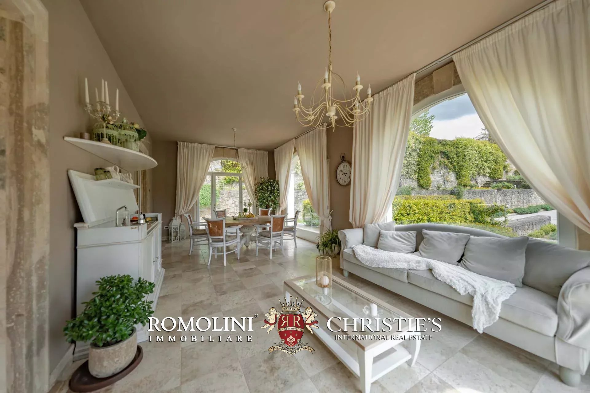 10 Bedroom Villa/Townhouse's Image 10